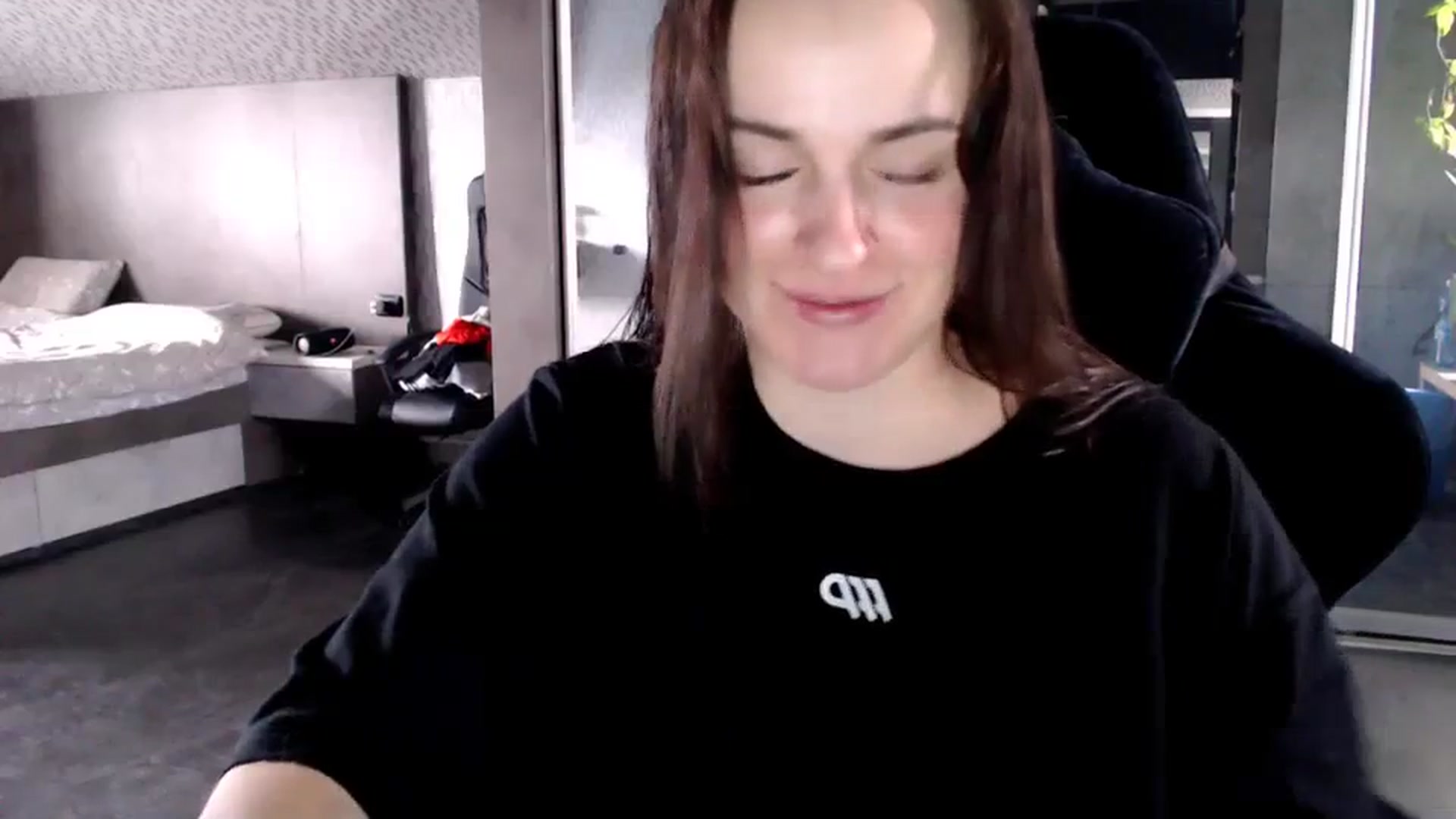 Gallery image thumbnail from CandyBunie's myfreecams stream on, 03/22/2024, 04:00 image 6 of 20