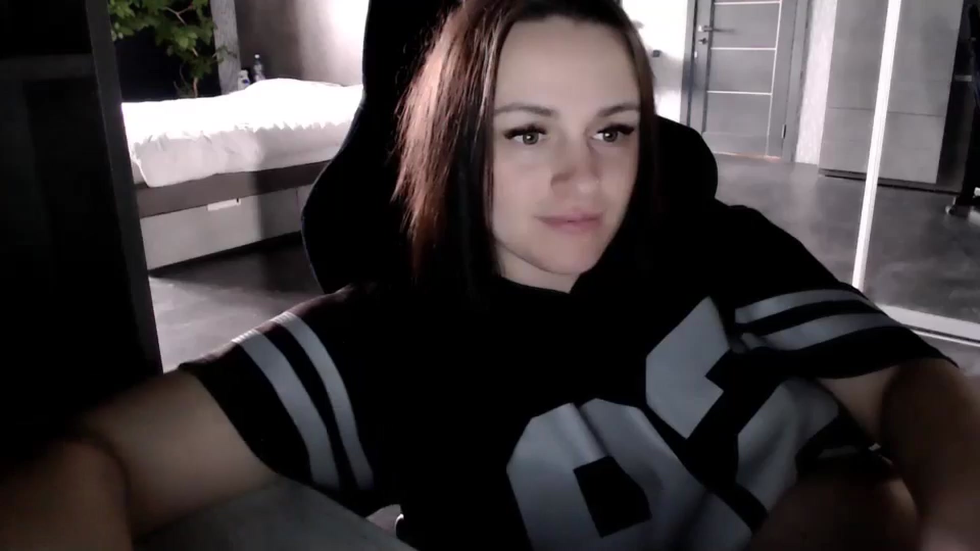 Gallery image thumbnail from CandyBunie's myfreecams stream on, 04/28/2024, 04:34 image 9 of 20