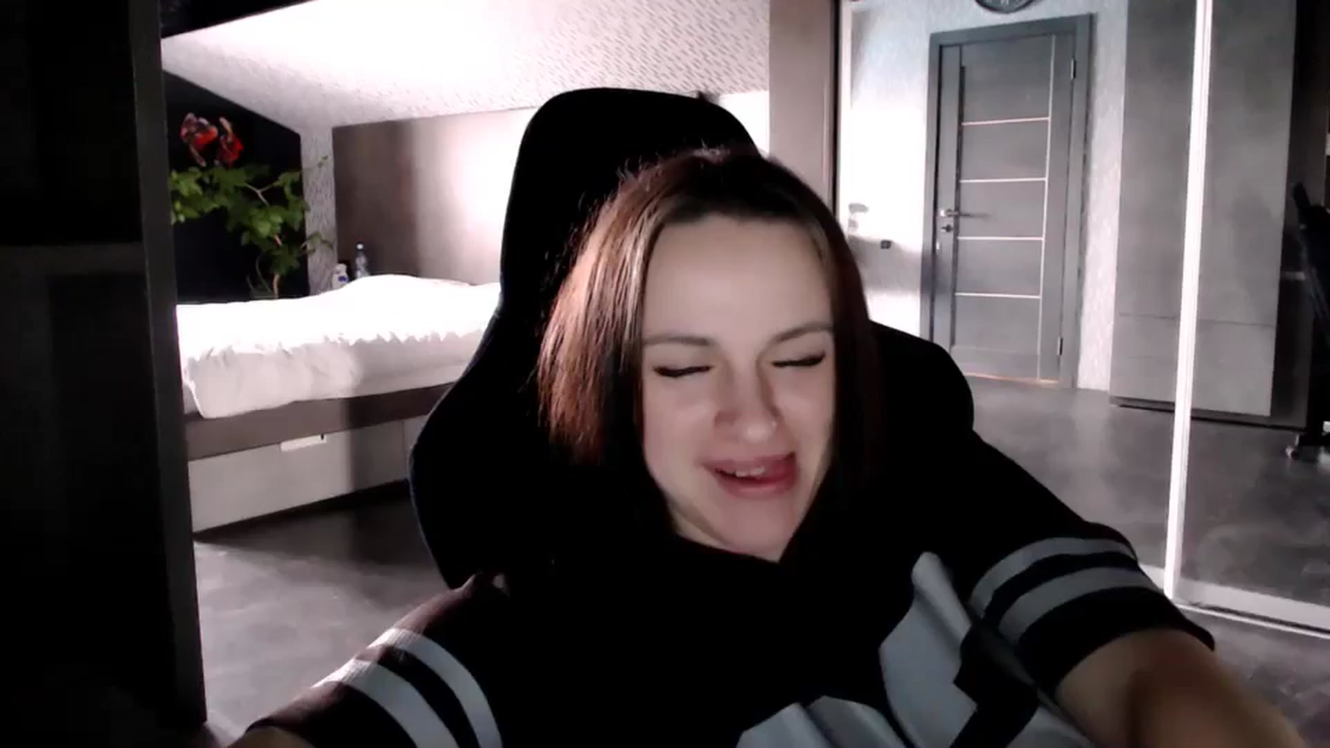 Gallery image thumbnail from CandyBunie's myfreecams stream on, 04/28/2024, 04:34 image 7 of 20
