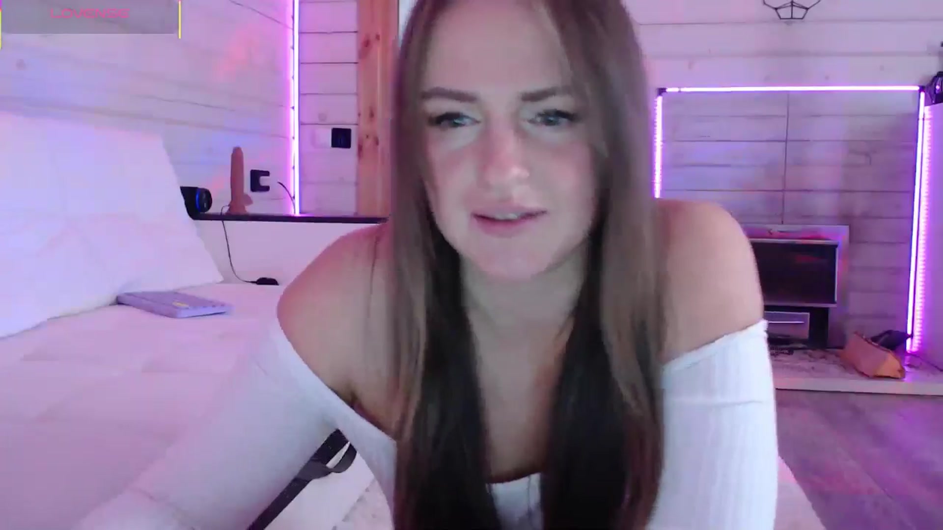 Gallery image thumbnail from CandyBunie's myfreecams stream on, 12/08/2025, 06:14 image 11 of 20