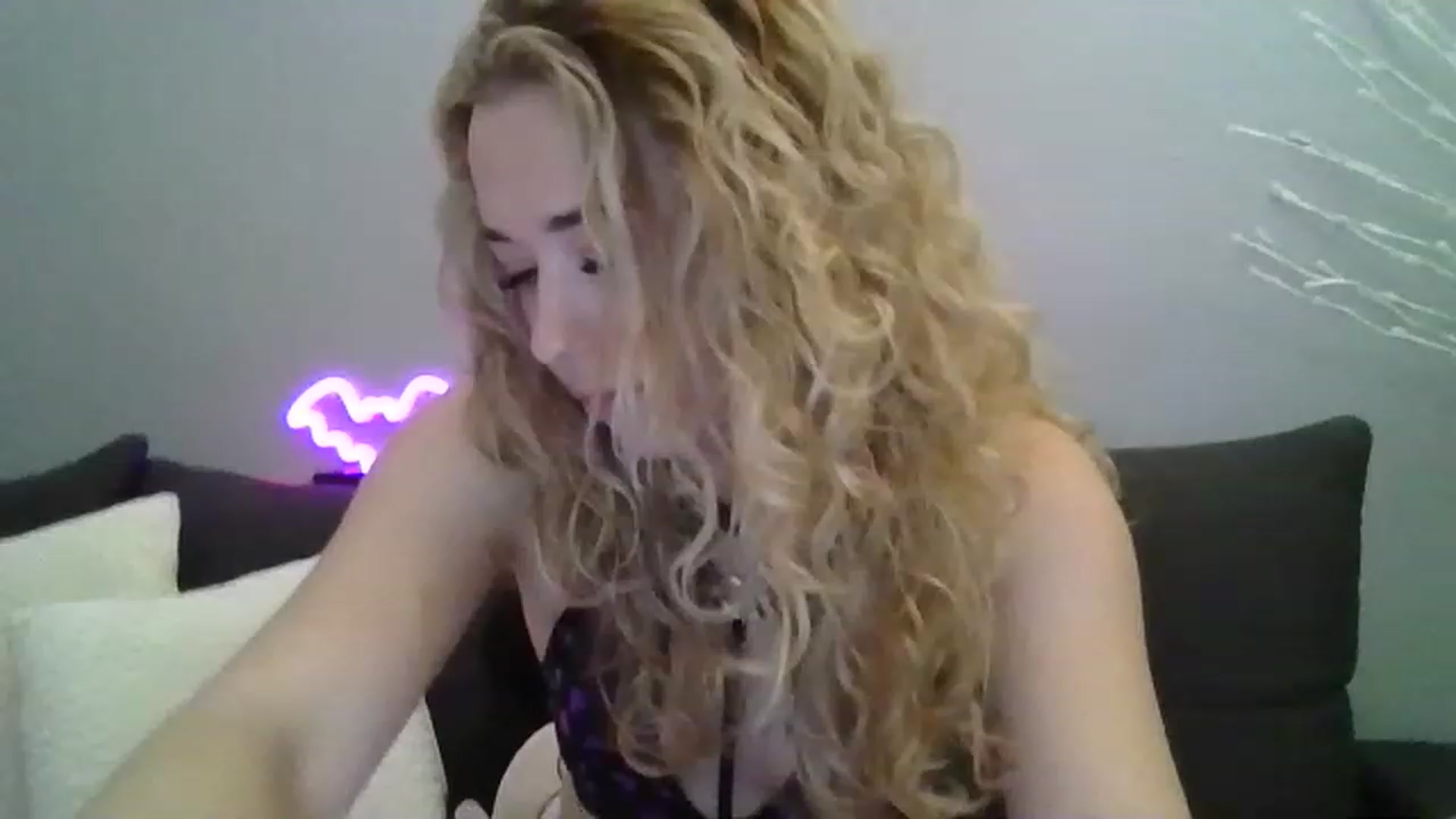 Gallery image thumbnail from CandyDoll_x's myfreecams stream on, 02/16/2023, 11:20 image 2 of 20