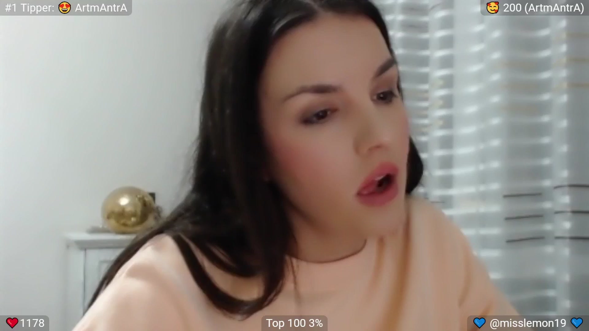 Gallery image thumbnail from CandyDrop's myfreecams stream on, 05/01/2025, 22:54 image 18 of 20