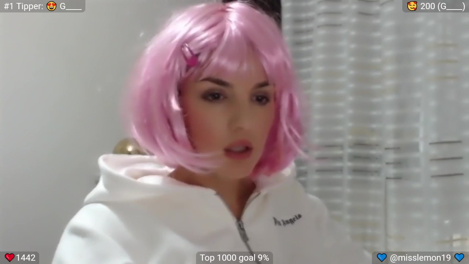 Gallery image thumbnail from CandyDrop's myfreecams stream on, 05/26/2025, 08:34 image 17 of 20