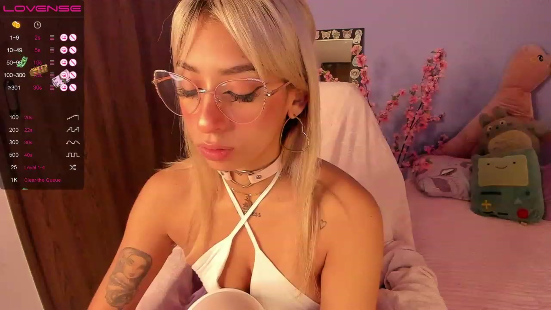 Gallery image thumbnail from CandyLaw_'s myfreecams stream on, 11/19/2022, 12:59 image 11 of 20