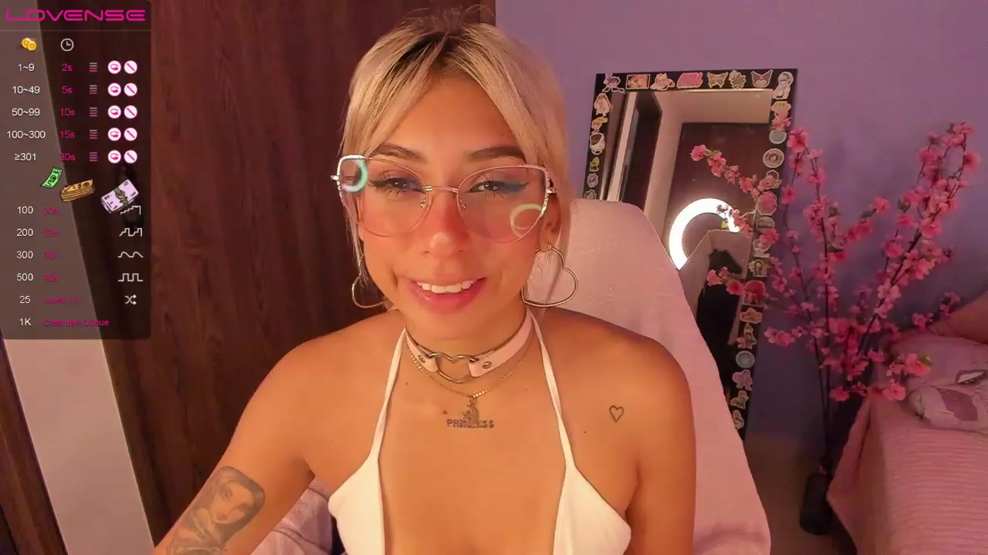 Gallery image thumbnail from CandyLaw_'s myfreecams stream on, 11/19/2022, 14:29 image 17 of 20
