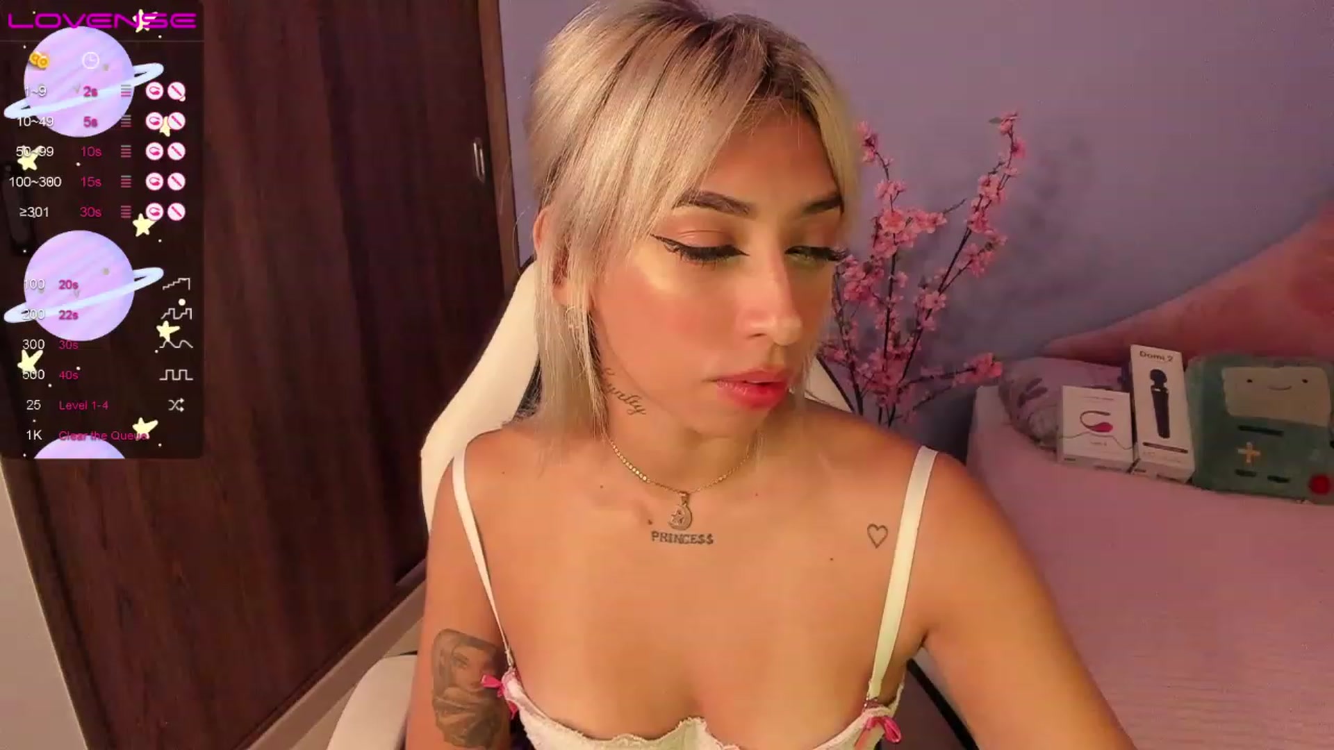 Gallery image thumbnail from CandyLaw_'s myfreecams stream on, 11/20/2022, 19:09 image 10 of 20