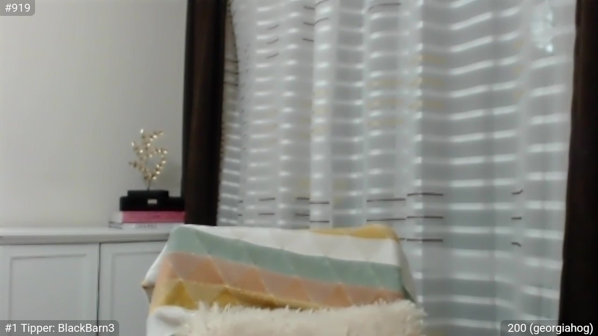 Gallery image thumbnail from CandySmores's myfreecams stream on, 02/01/2023, 24:05 image 6 of 20