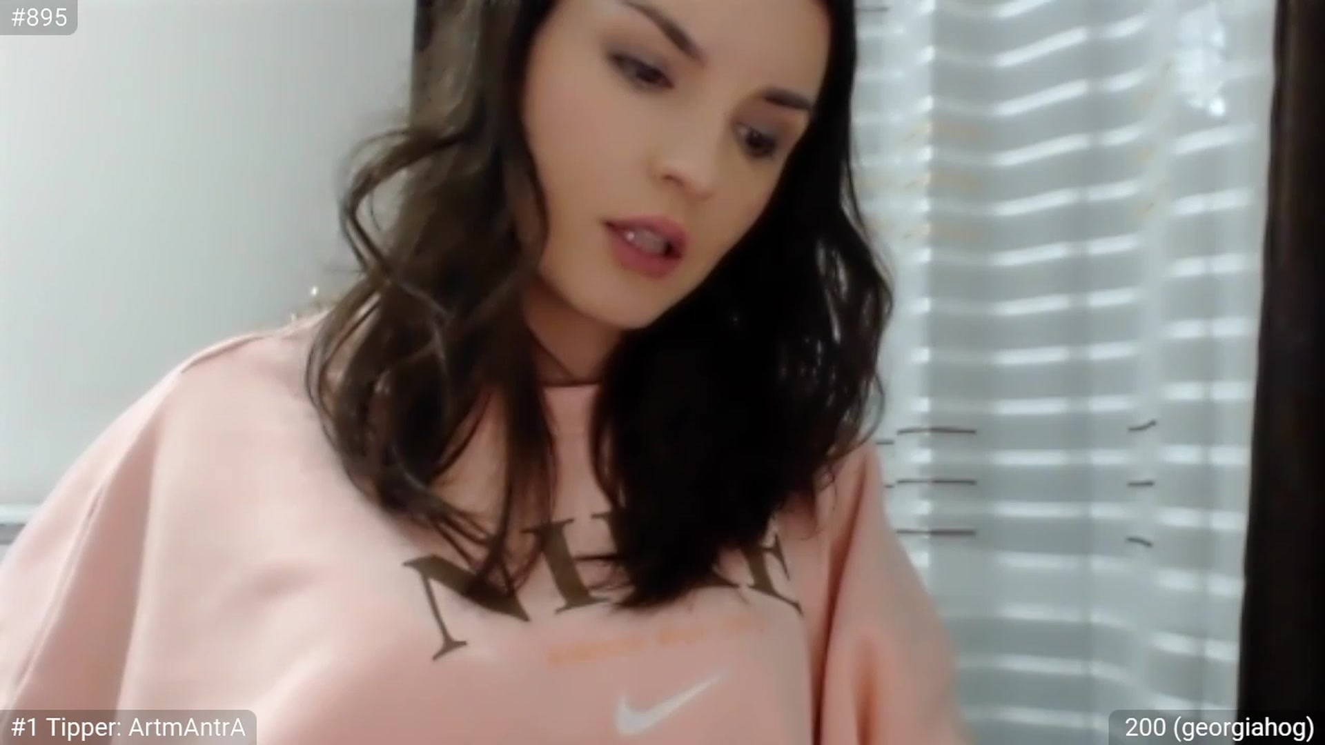 Gallery image thumbnail from CandySmores's myfreecams stream on, 02/01/2023, 24:05 image 17 of 20