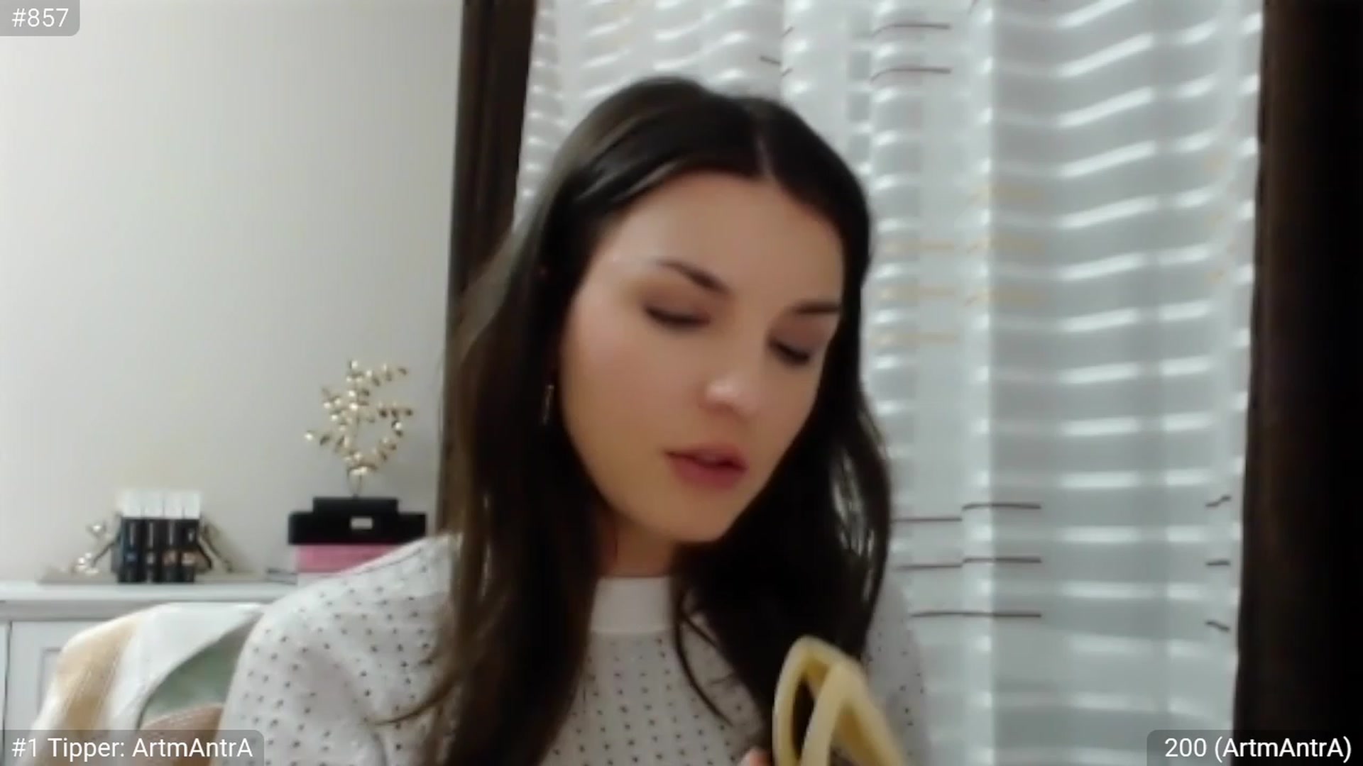 Gallery image thumbnail from CandySmores's myfreecams stream on, 02/12/2023, 24:15 image 6 of 20