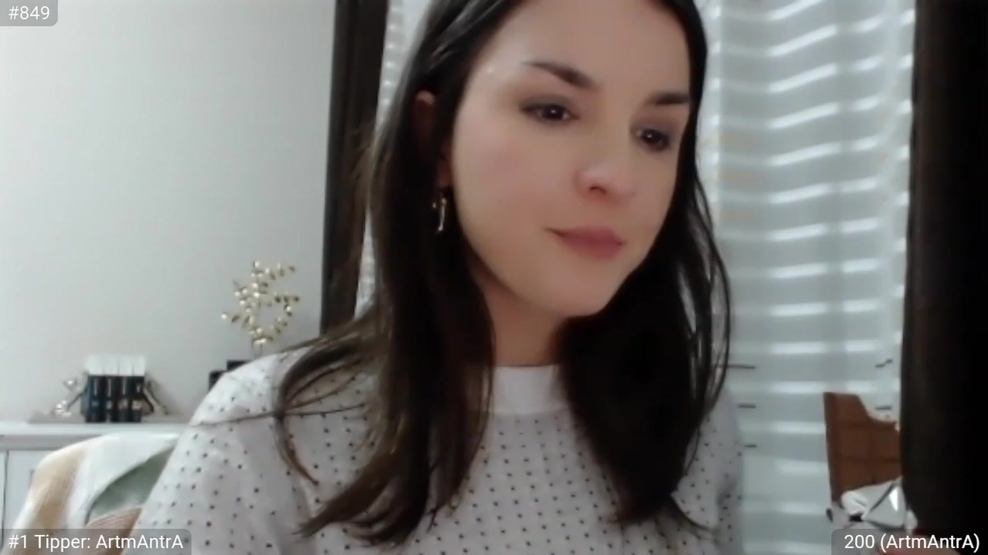 Gallery image thumbnail from CandySmores's myfreecams stream on, 02/12/2023, 24:15 image 8 of 20