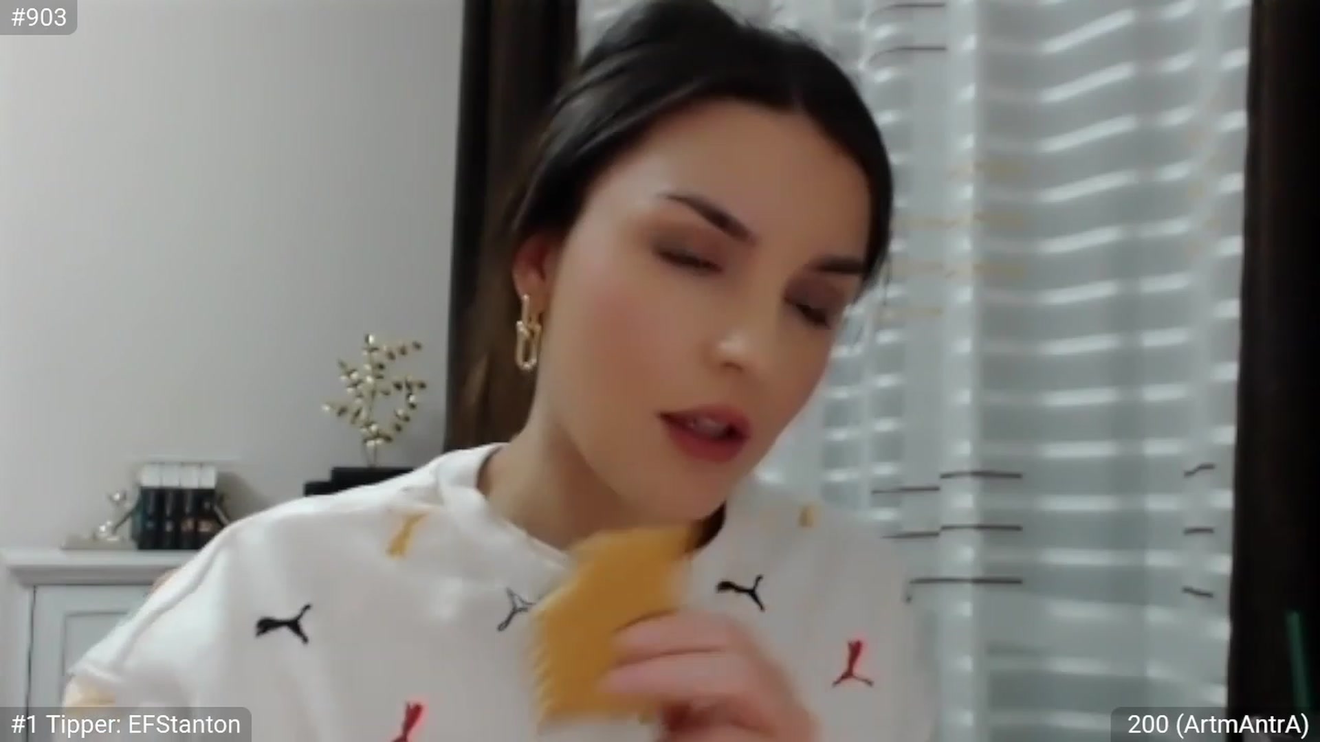 Gallery image thumbnail from CandySmores's myfreecams stream on, 02/17/2023, 23:10 image 7 of 20