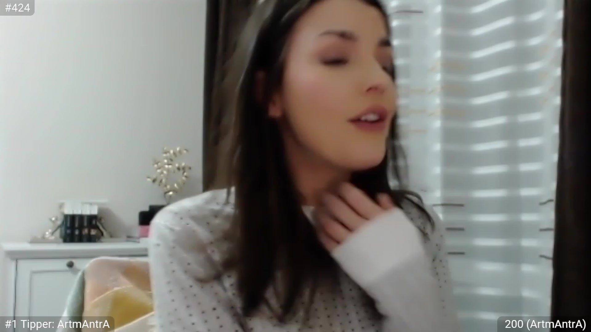 Gallery image thumbnail from CandySmores's myfreecams stream on, 03/04/2023, 22:50 image 6 of 20