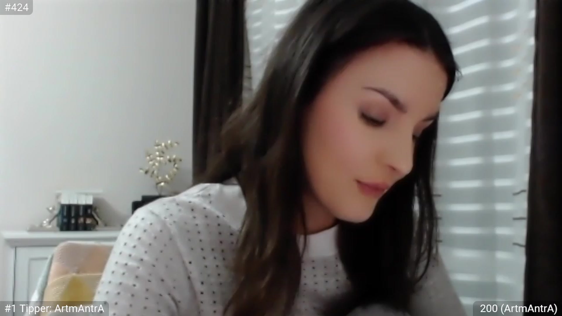 Gallery image thumbnail from CandySmores's myfreecams stream on, 03/04/2023, 22:50 image 4 of 20