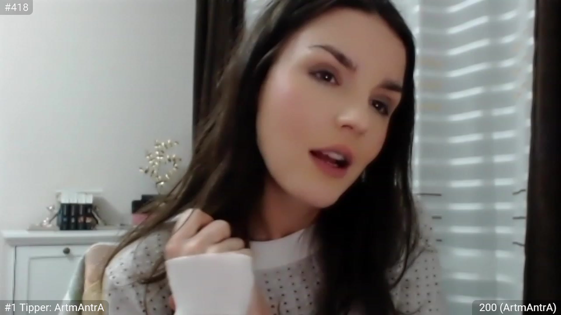 Gallery image thumbnail from CandySmores's myfreecams stream on, 03/04/2023, 22:50 image 8 of 20