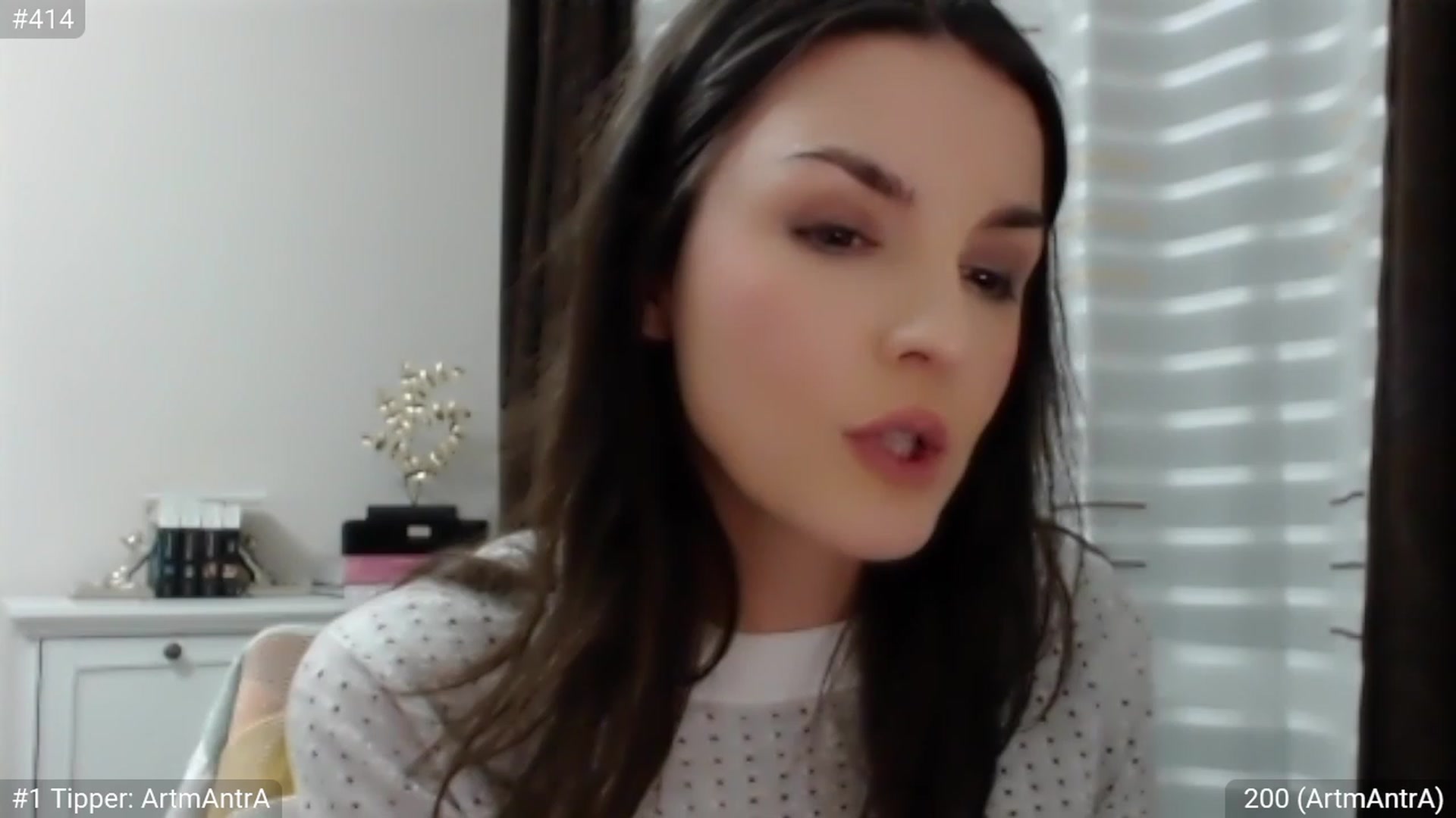 Gallery image thumbnail from CandySmores's myfreecams stream on, 03/04/2023, 22:50 image 18 of 20