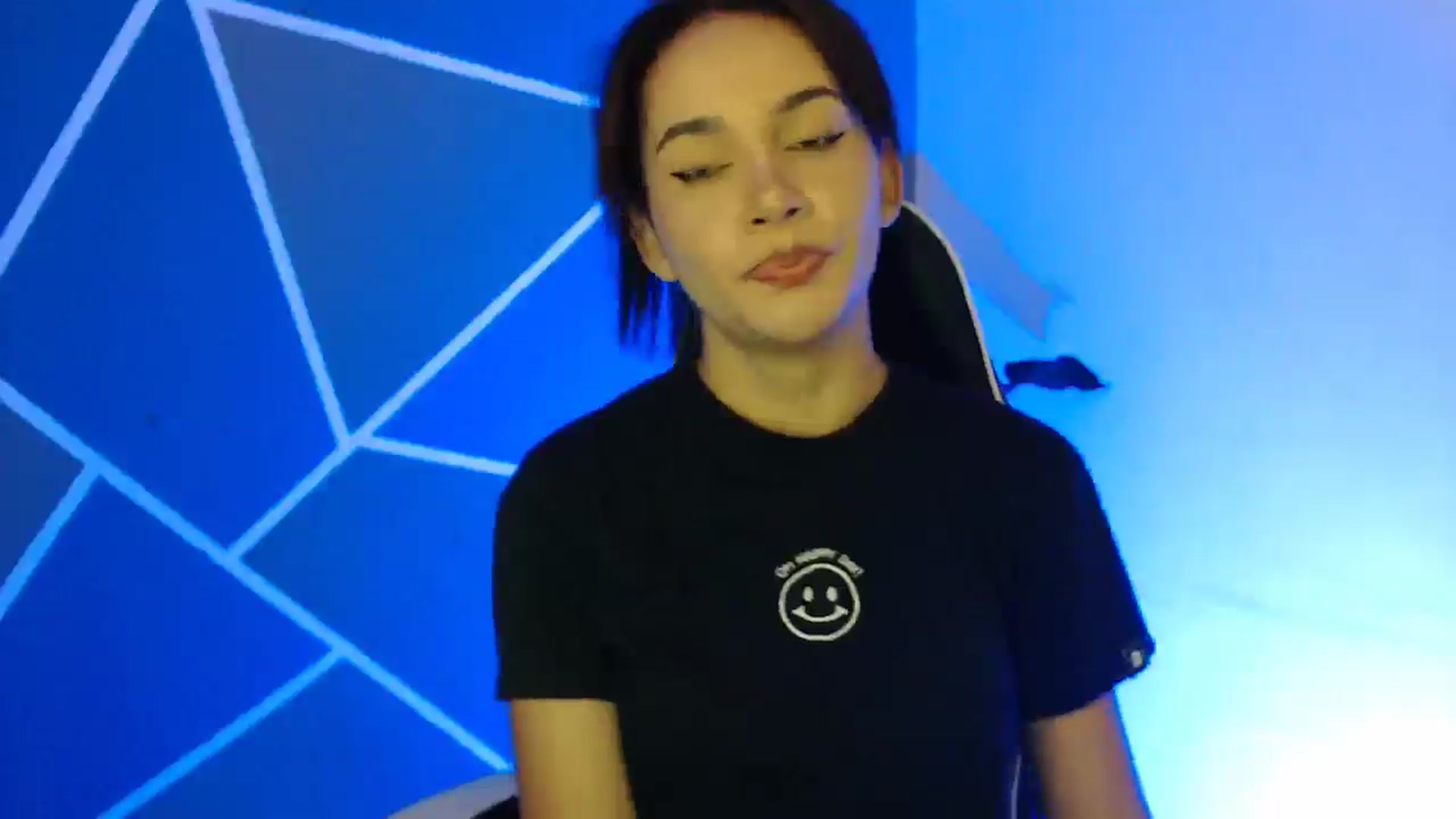 Gallery image thumbnail from Candy_2019's myfreecams stream on, 10/20/2024, 03:11 image 4 of 20