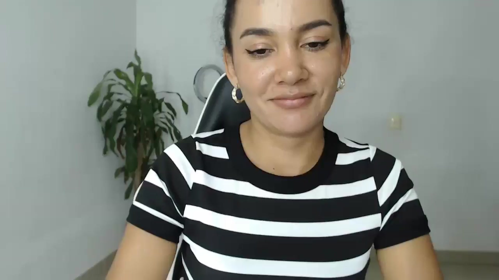 Gallery image thumbnail from Candy_2019's myfreecams stream on, 05/26/2025, 05:21 image 1 of 20