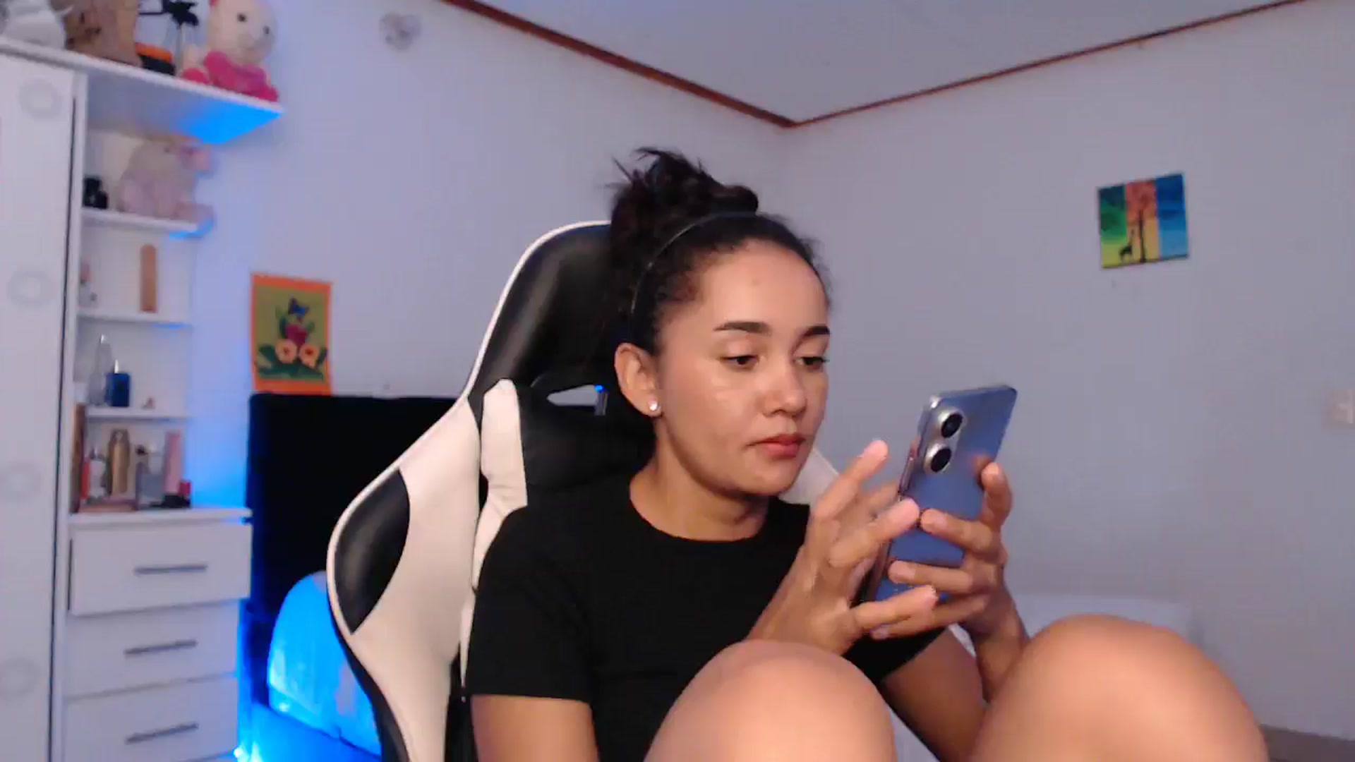 Gallery image thumbnail from Candy_2019's myfreecams stream on, 06/28/2025, 22:59 image 17 of 20