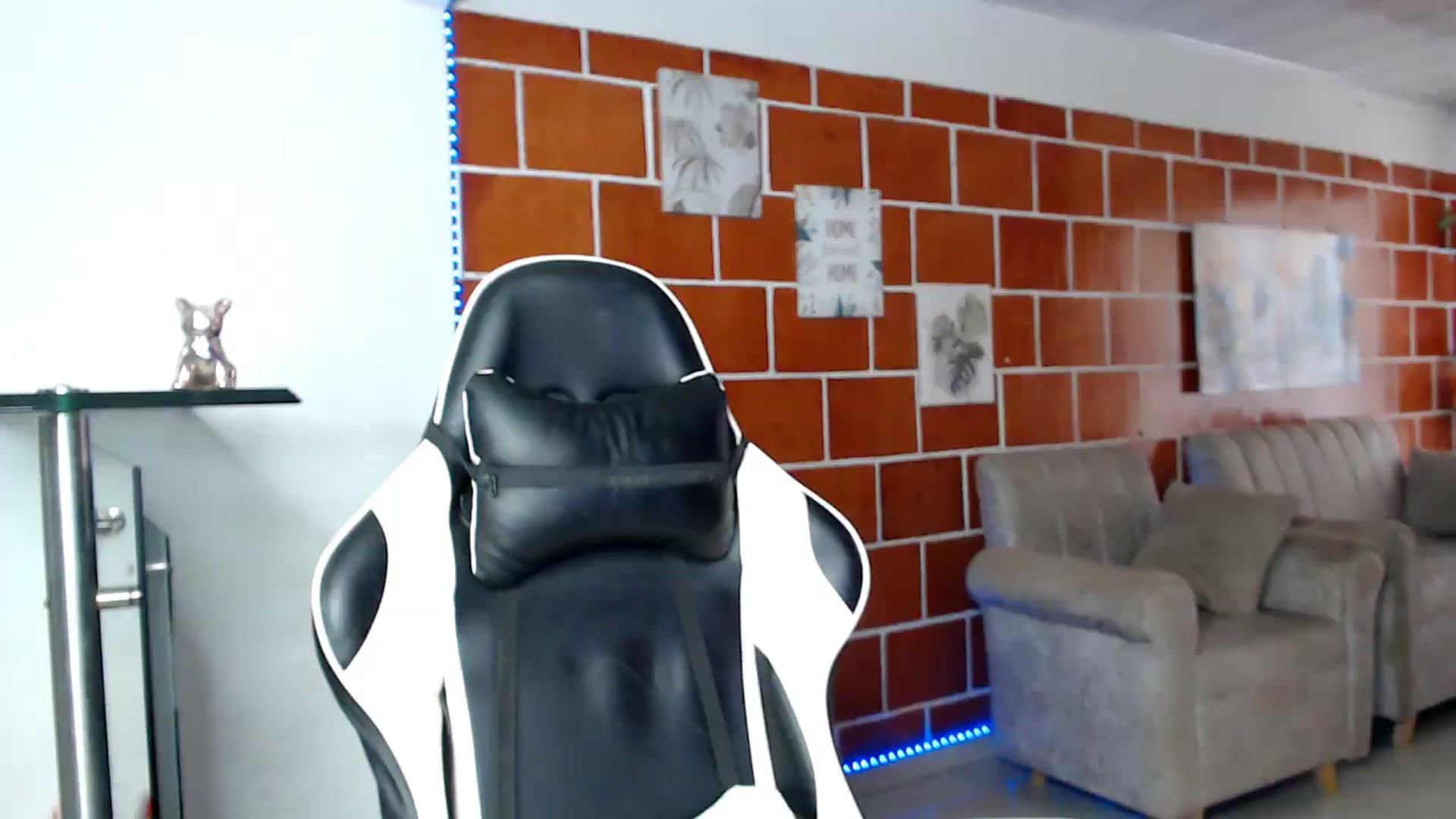 Gallery image thumbnail from Candy_2019's myfreecams stream on, 08/12/2026, 18:53 image 8 of 20