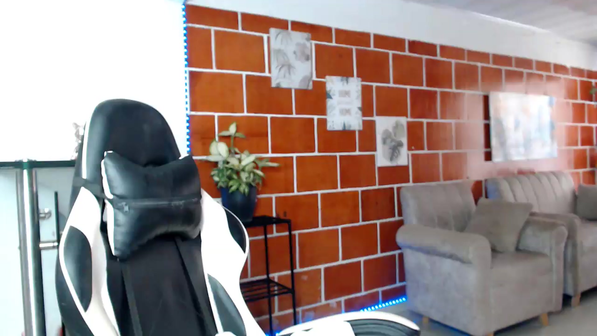 Gallery image thumbnail from Candy_2019's myfreecams stream on, 08/12/2026, 18:53 image 20 of 20