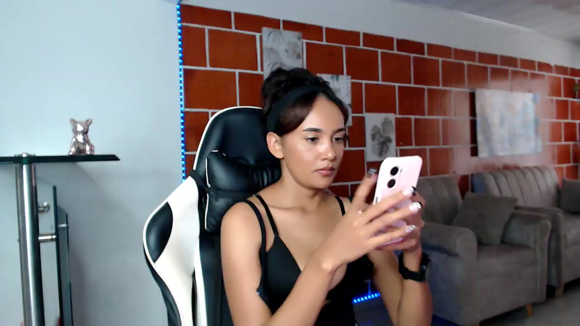 Gallery image thumbnail from Candy_2019's myfreecams stream on, 08/12/2026, 18:53 image 10 of 20