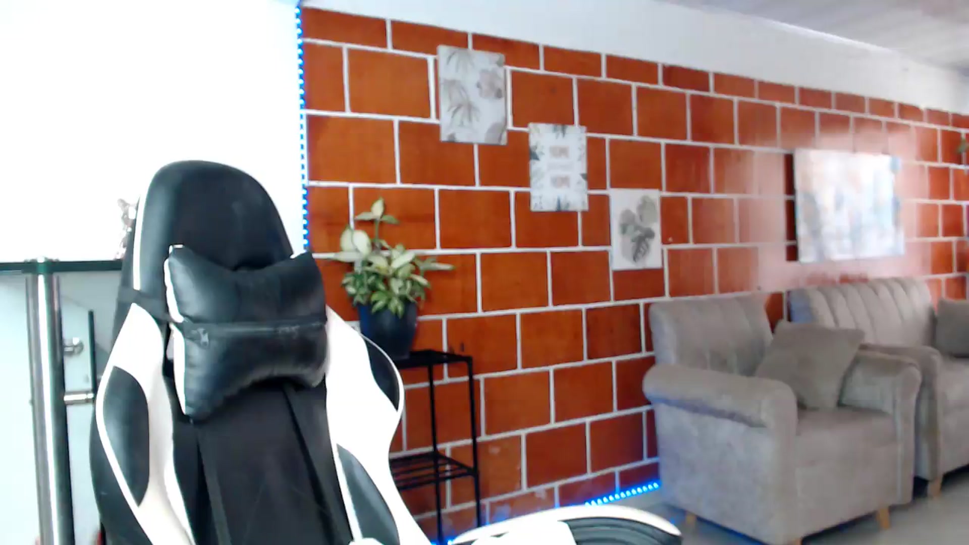 Gallery image thumbnail from Candy_2019's myfreecams stream on, 08/12/2026, 18:53 image 18 of 20