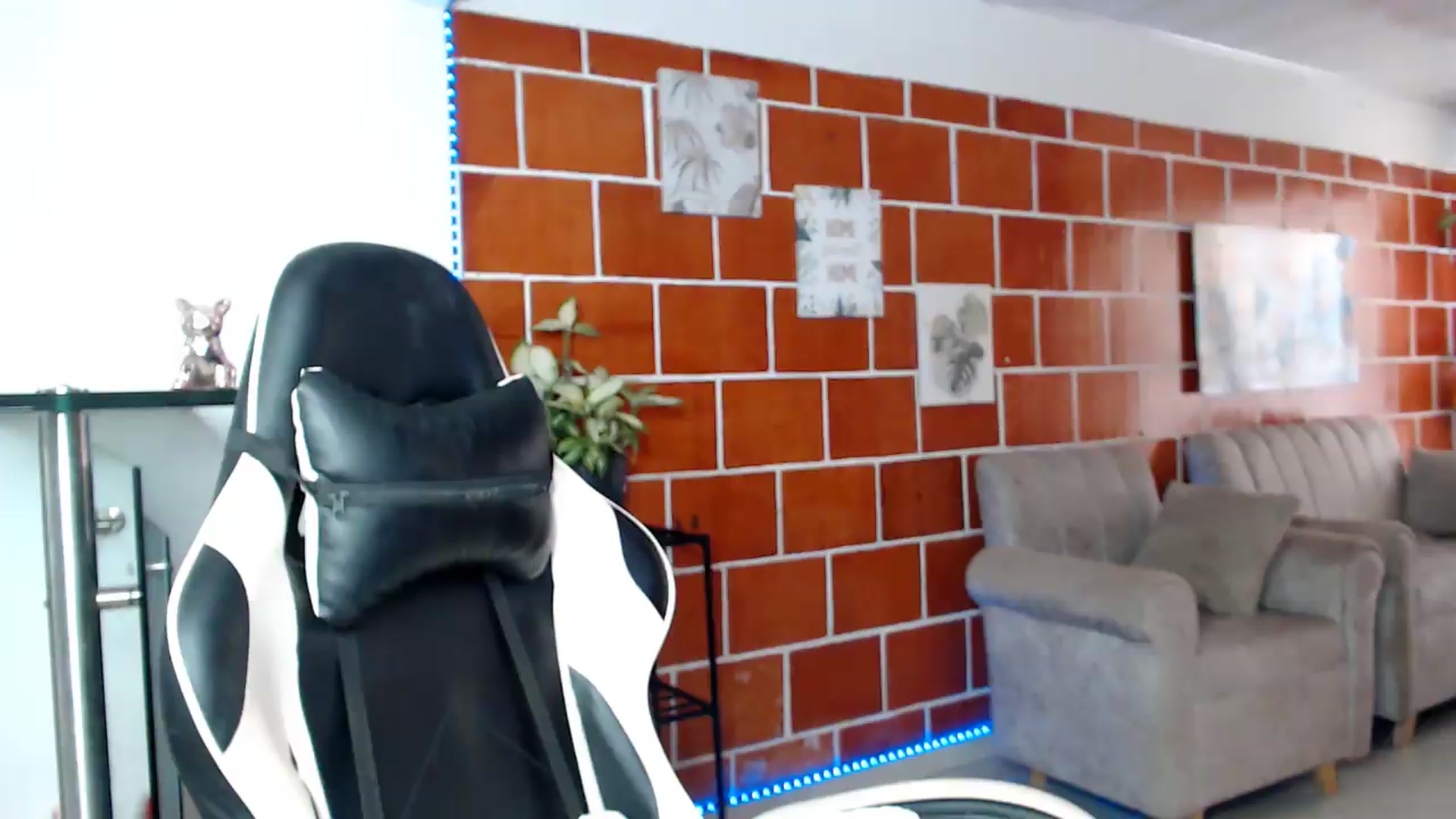 Gallery image thumbnail from Candy_2019's myfreecams stream on, 08/12/2026, 18:53 image 11 of 20