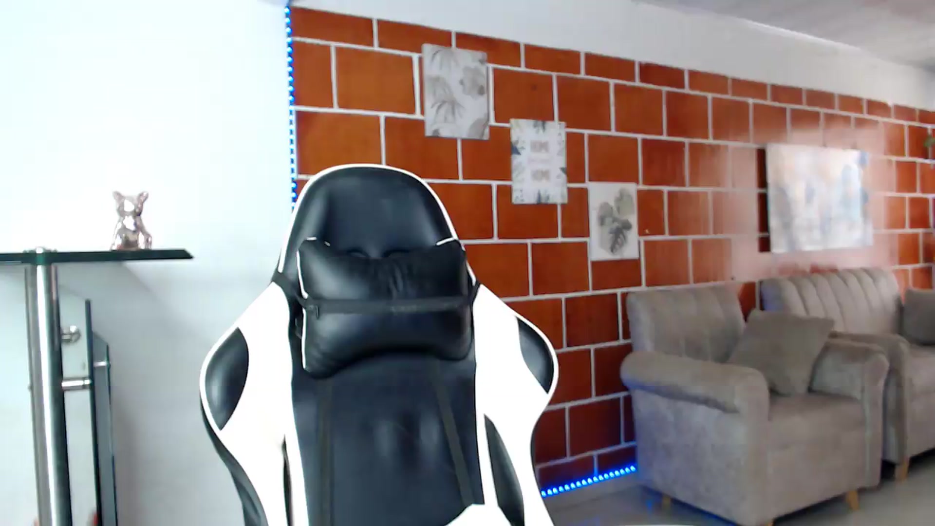 Gallery image thumbnail from Candy_2019's myfreecams stream on, 08/12/2026, 18:53 image 9 of 20