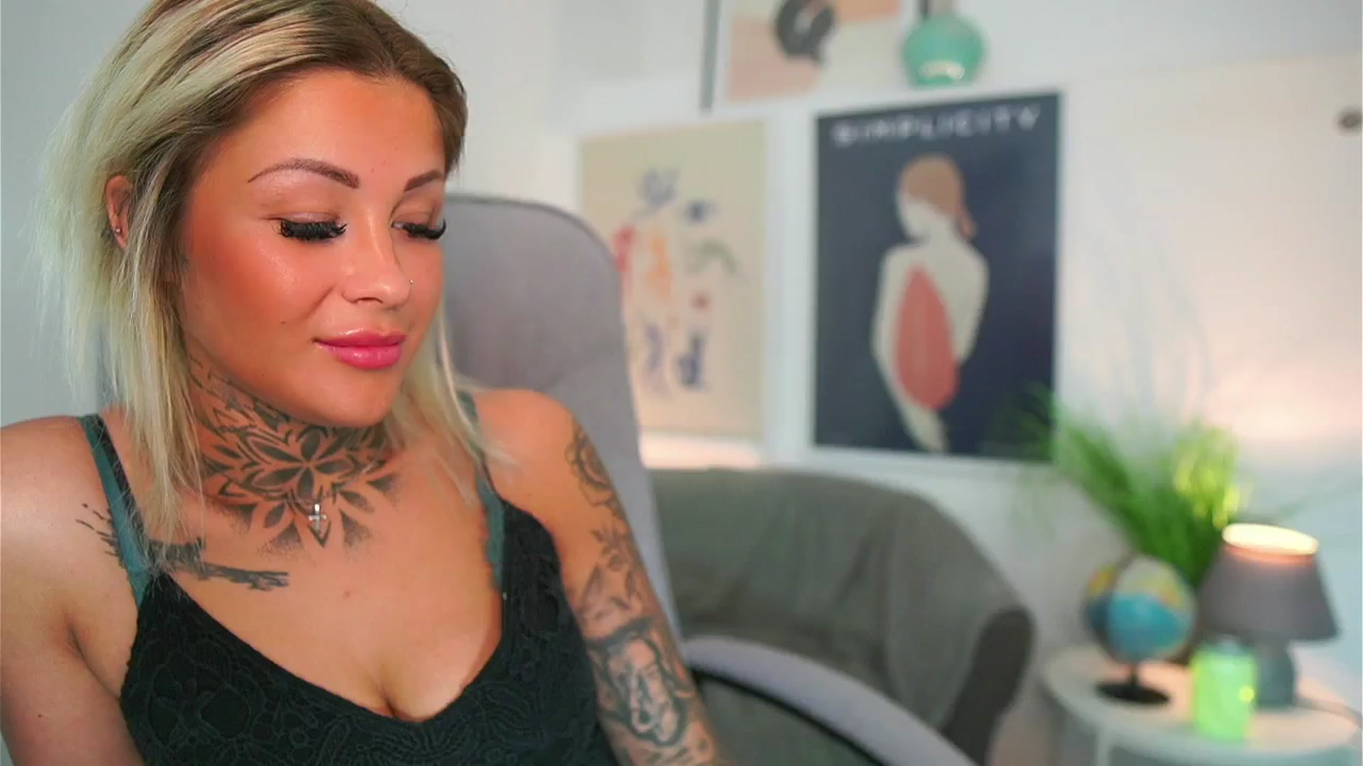 Gallery image thumbnail from Candy_Charms_'s myfreecams stream on, 05/09/2024, 14:55 image 11 of 20