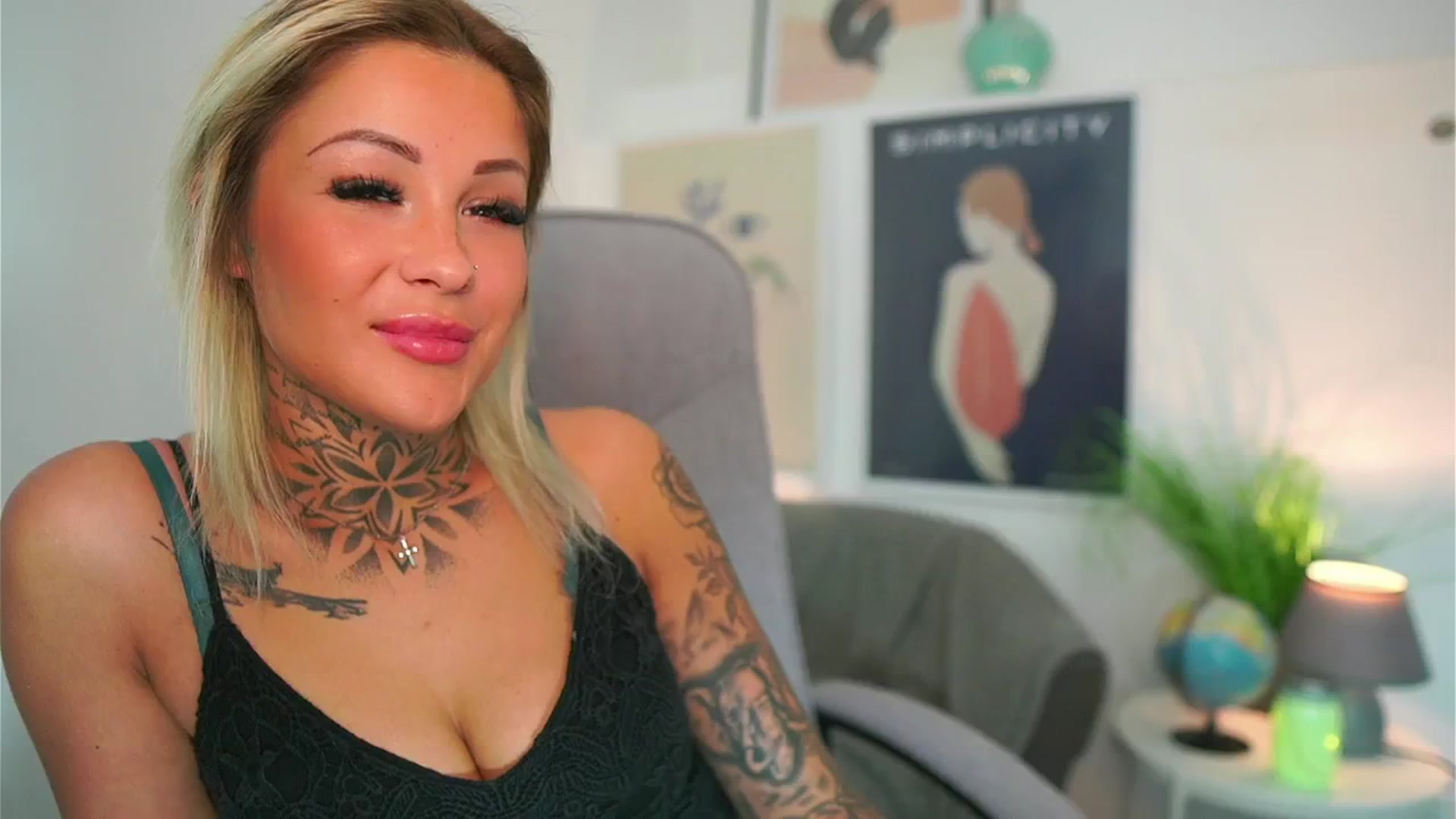Gallery image thumbnail from Candy_Charms_'s myfreecams stream on, 05/09/2024, 14:55 image 7 of 20