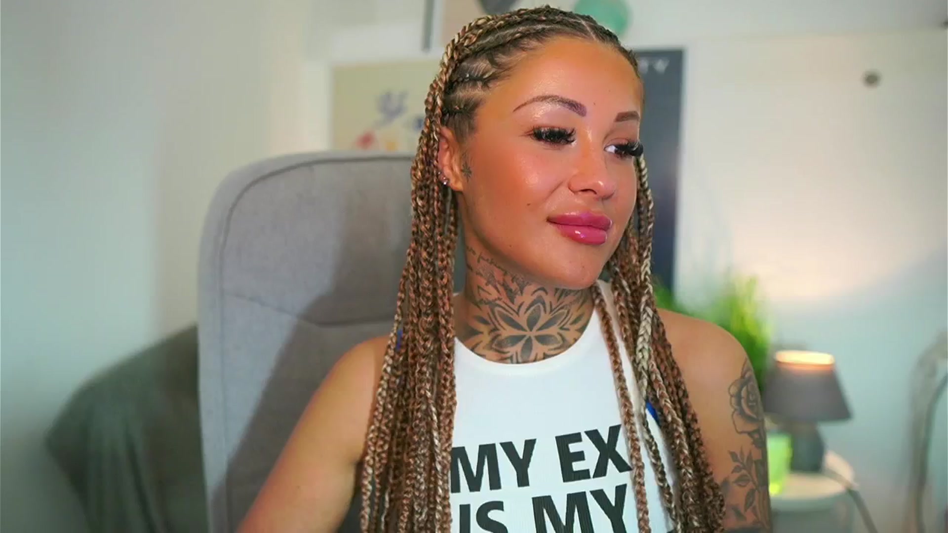 Gallery image thumbnail from Candy_Charms_'s myfreecams stream on, 05/12/2024, 14:02 image 8 of 20