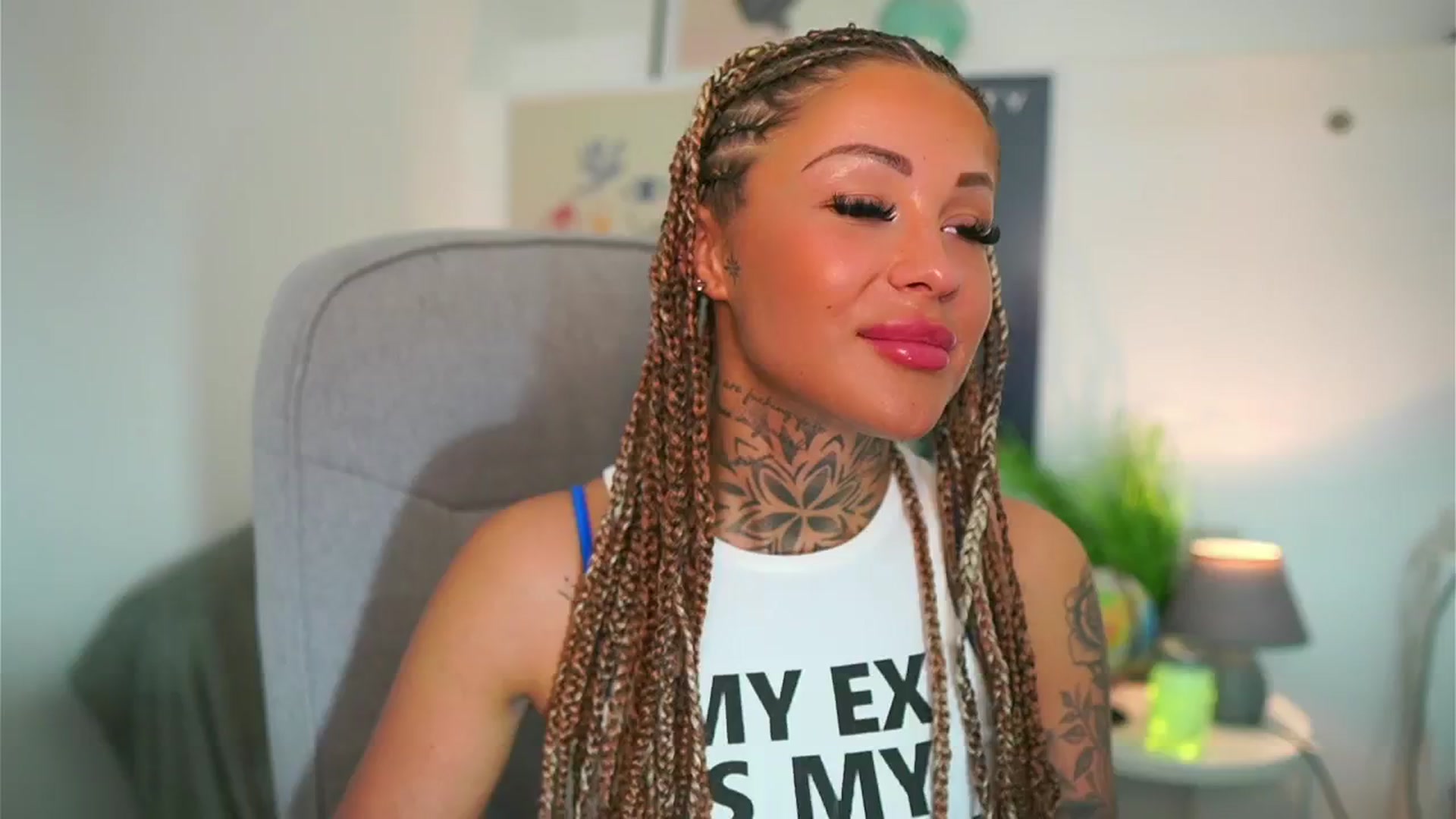 Gallery image thumbnail from Candy_Charms_'s myfreecams stream on, 05/12/2024, 14:02 image 9 of 20
