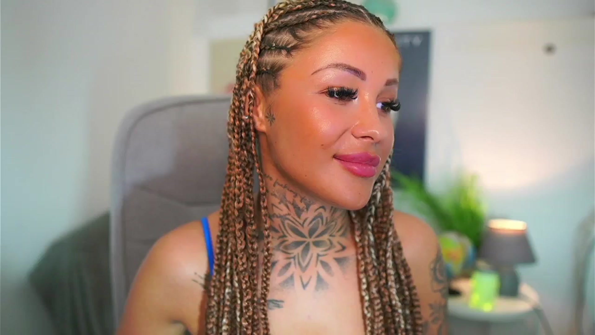 Gallery image thumbnail from Candy_Charms_'s myfreecams stream on, 05/12/2024, 18:03 image 14 of 20