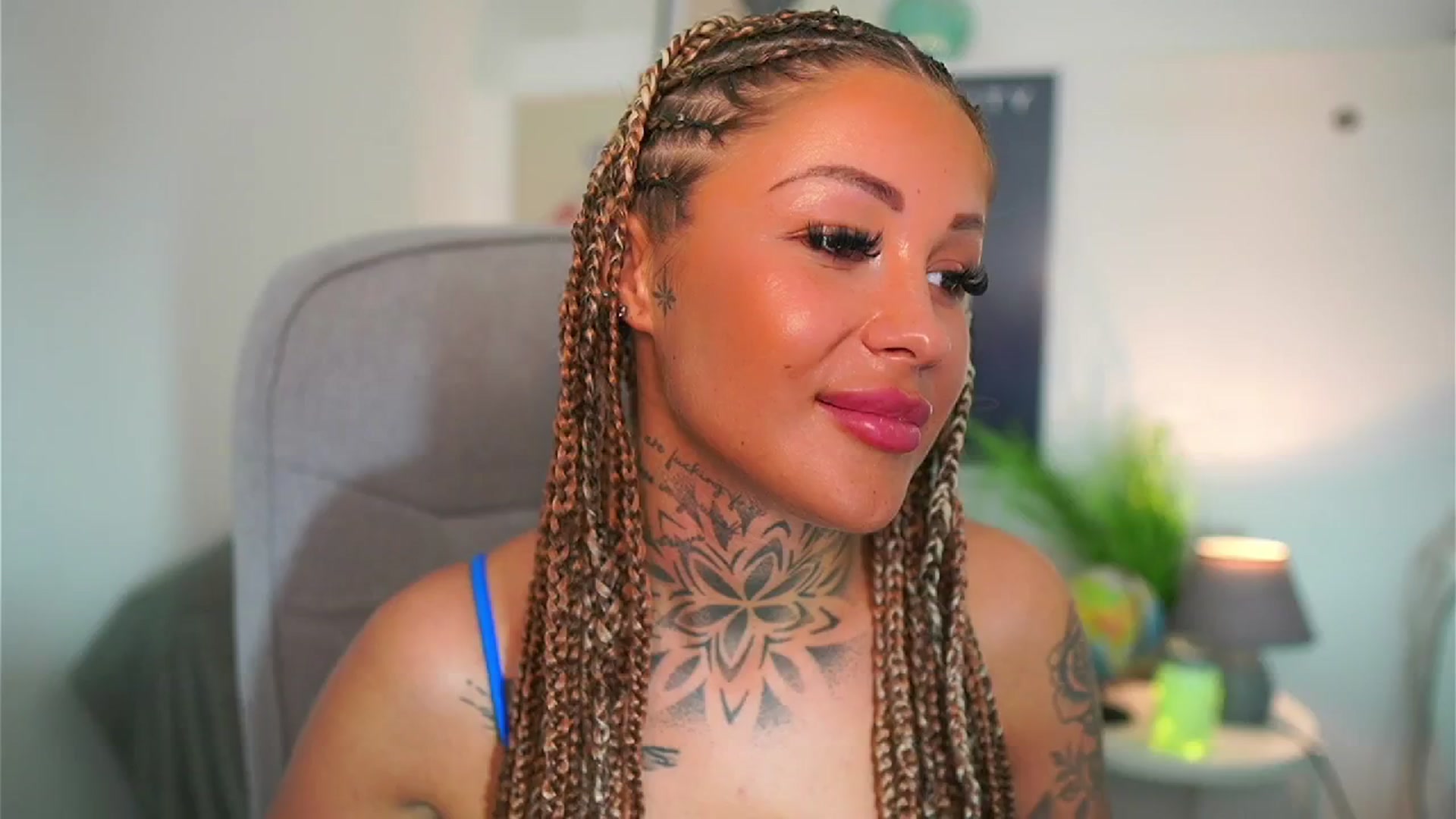 Gallery image thumbnail from Candy_Charms_'s myfreecams stream on, 05/12/2024, 18:03 image 18 of 20