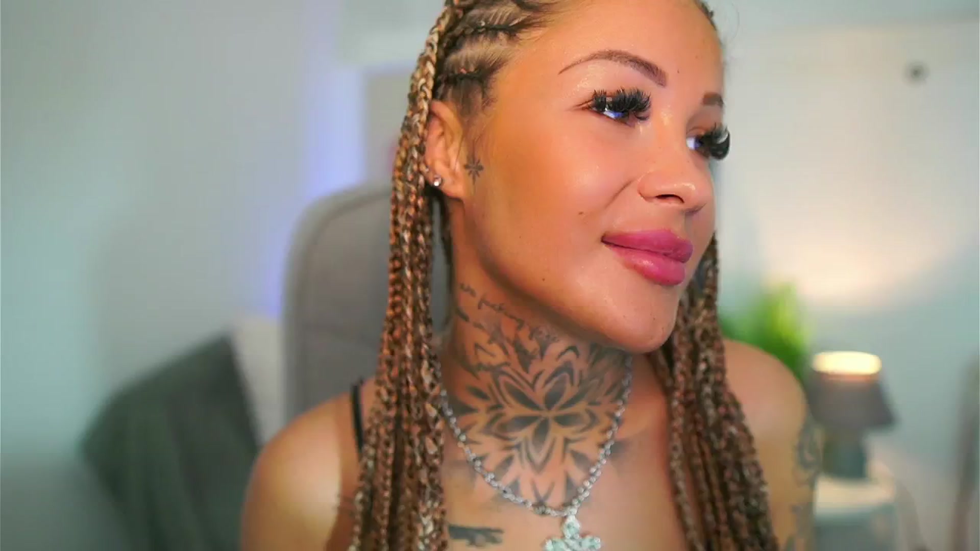 Gallery image thumbnail from Candy_Charms_'s myfreecams stream on, 05/13/2024, 15:47 image 13 of 20