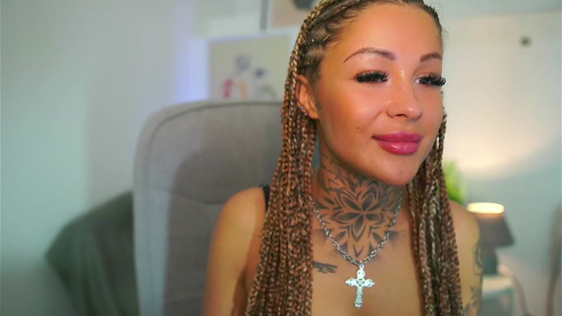 Gallery image thumbnail from Candy_Charms_'s myfreecams stream on, 05/13/2024, 15:47 image 3 of 20