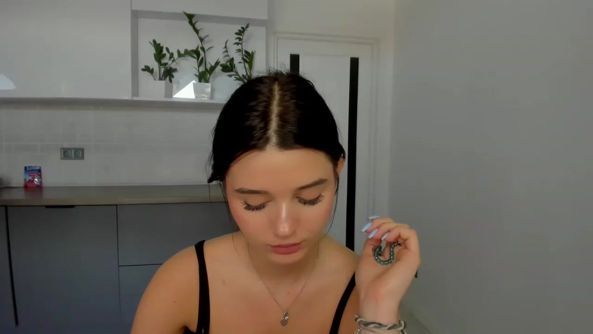 Gallery image thumbnail from Candy_Lovve's myfreecams stream on, 06/26/2023, 08:01 image 16 of 20