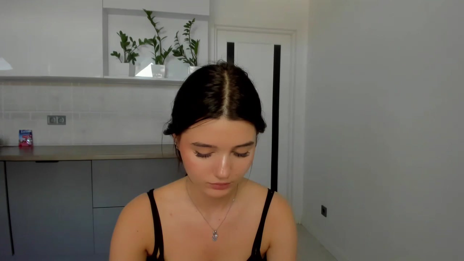 Gallery image thumbnail from Candy_Lovve's myfreecams stream on, 06/26/2023, 08:01 image 11 of 20