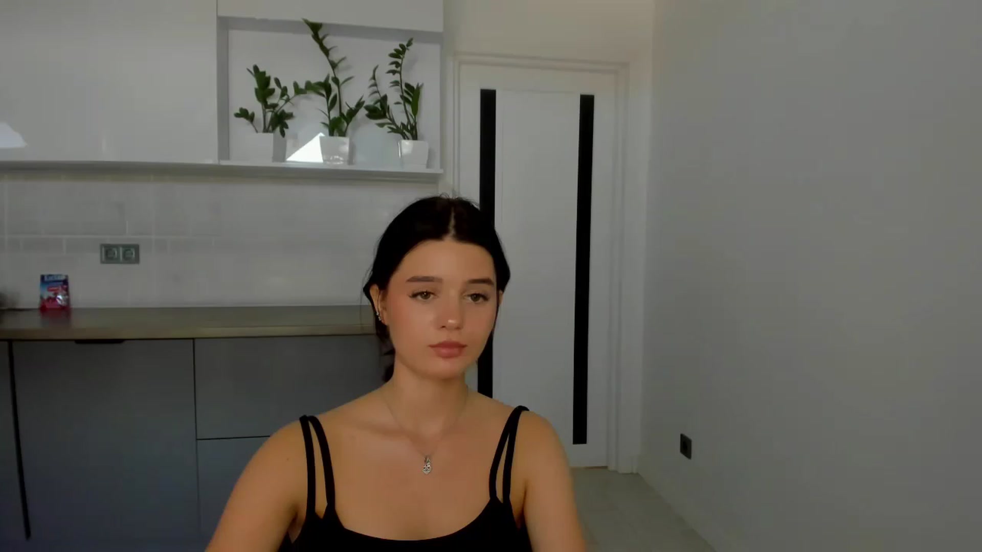 Gallery image thumbnail from Candy_Lovve's myfreecams stream on, 06/26/2023, 08:01 image 2 of 20