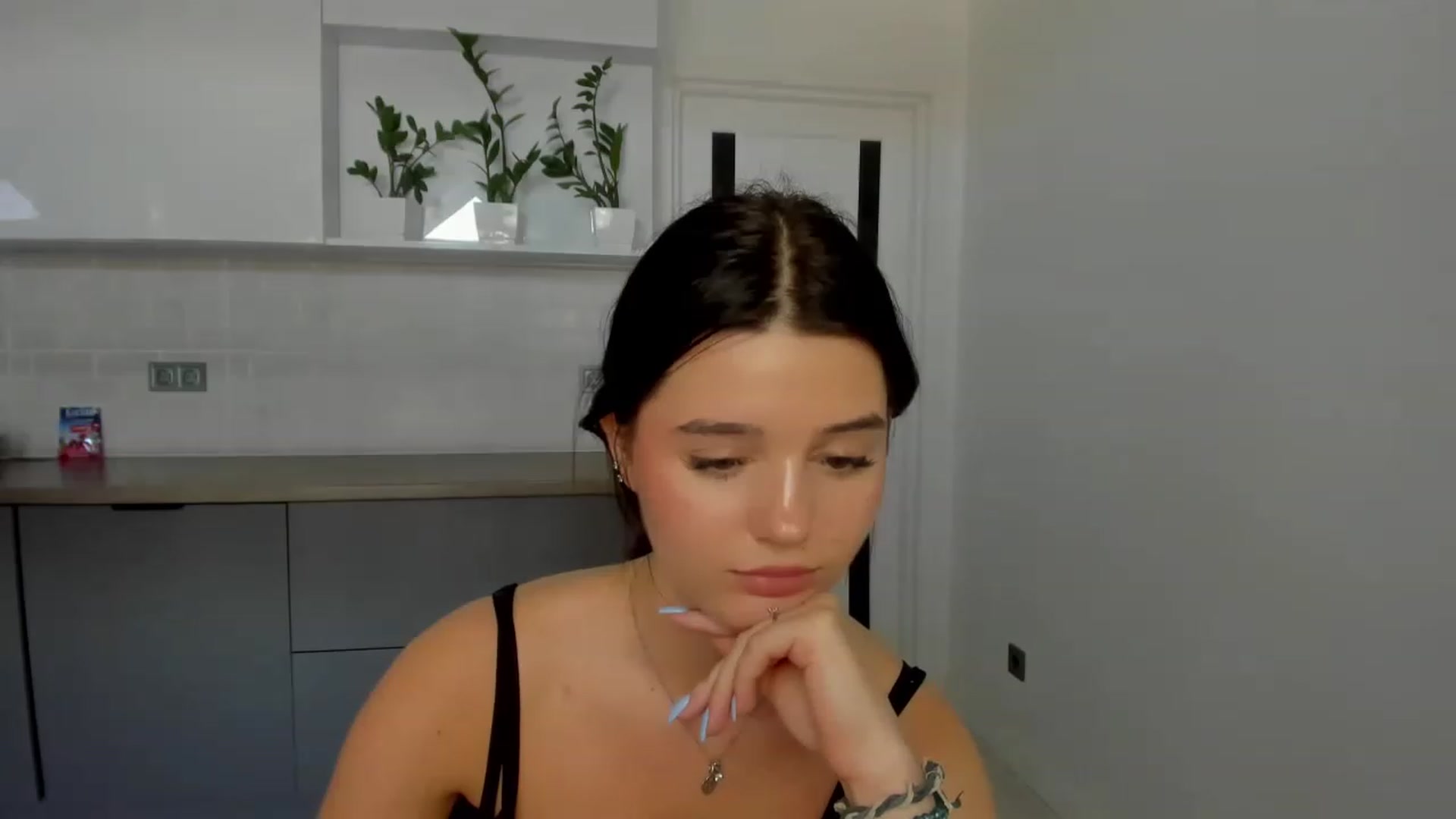 Gallery image thumbnail from Candy_Lovve's myfreecams stream on, 06/26/2023, 08:01 image 8 of 20