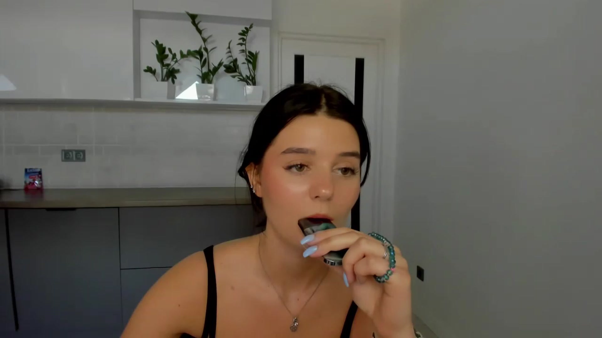 Gallery image thumbnail from Candy_Lovve's myfreecams stream on, 06/26/2023, 08:01 image 18 of 20