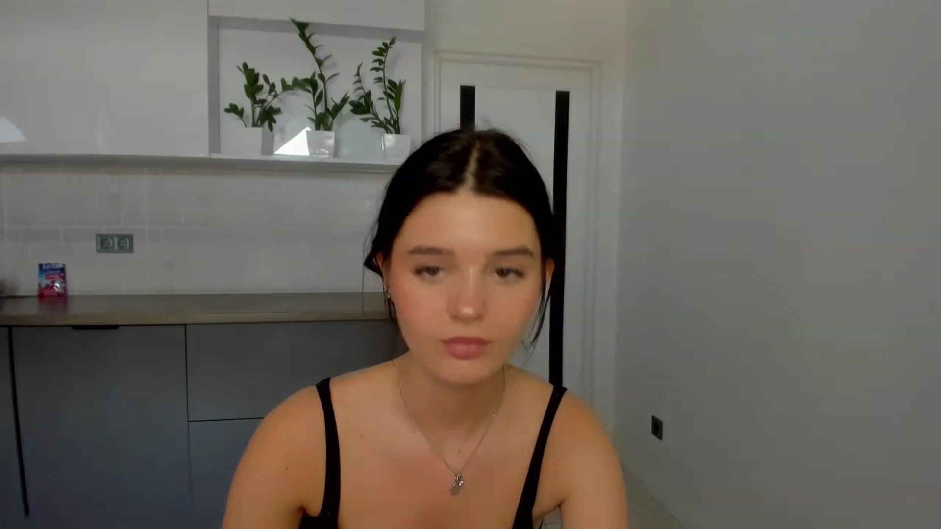 Gallery image thumbnail from Candy_Lovve's myfreecams stream on, 06/26/2023, 08:01 image 14 of 20