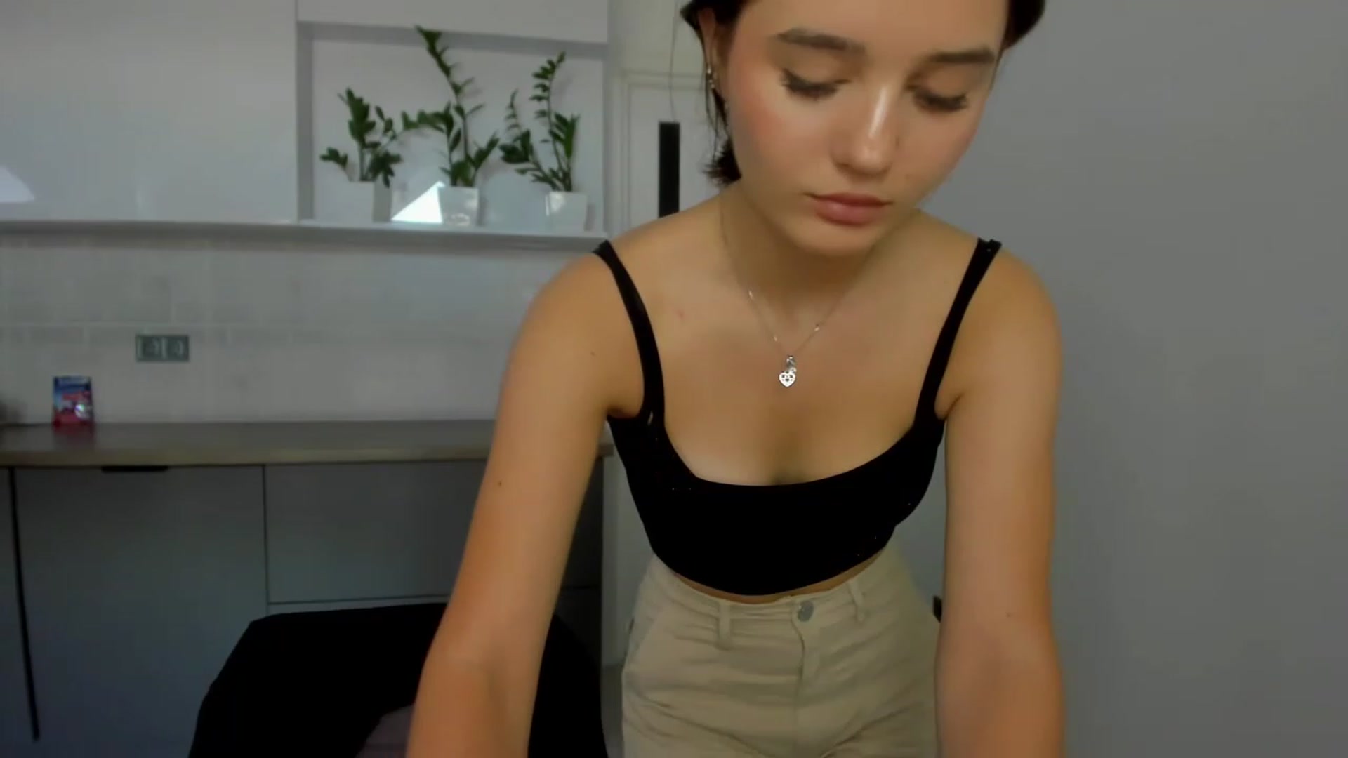 Gallery image thumbnail from Candy_Lovve's myfreecams stream on, 06/26/2023, 08:01 image 6 of 20