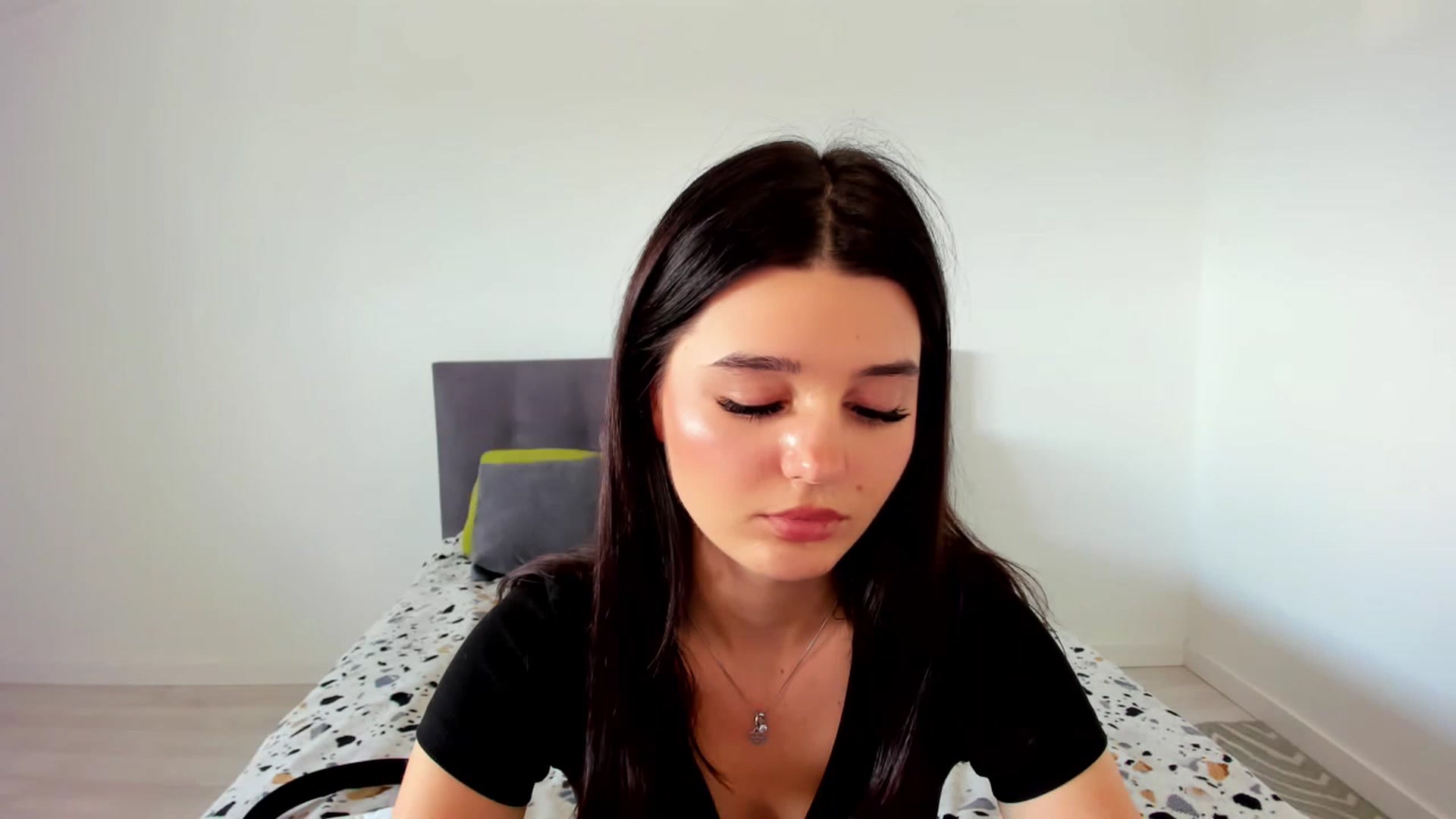 Gallery image thumbnail from Candy_Lovve's myfreecams stream on, 06/28/2023, 10:08 image 19 of 20