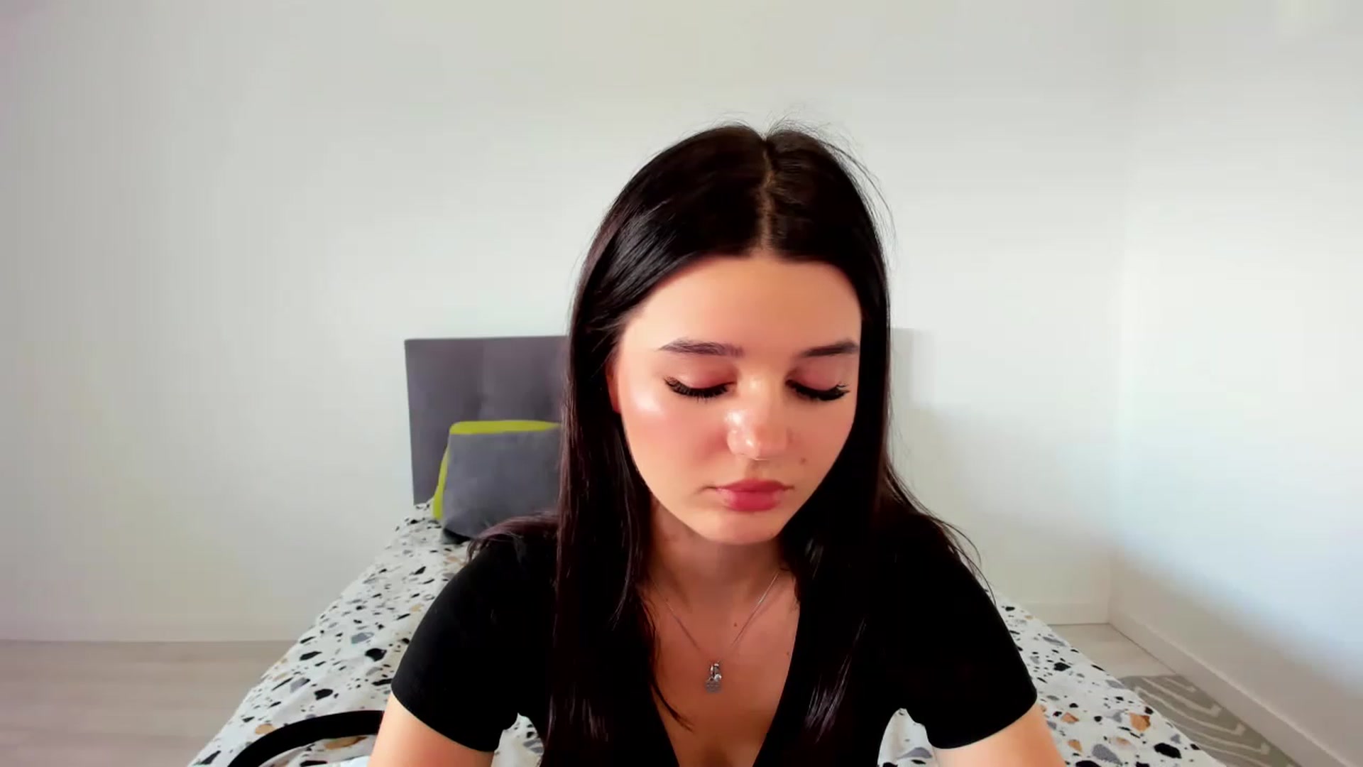 Gallery image thumbnail from Candy_Lovve's myfreecams stream on, 06/28/2023, 10:08 image 18 of 20