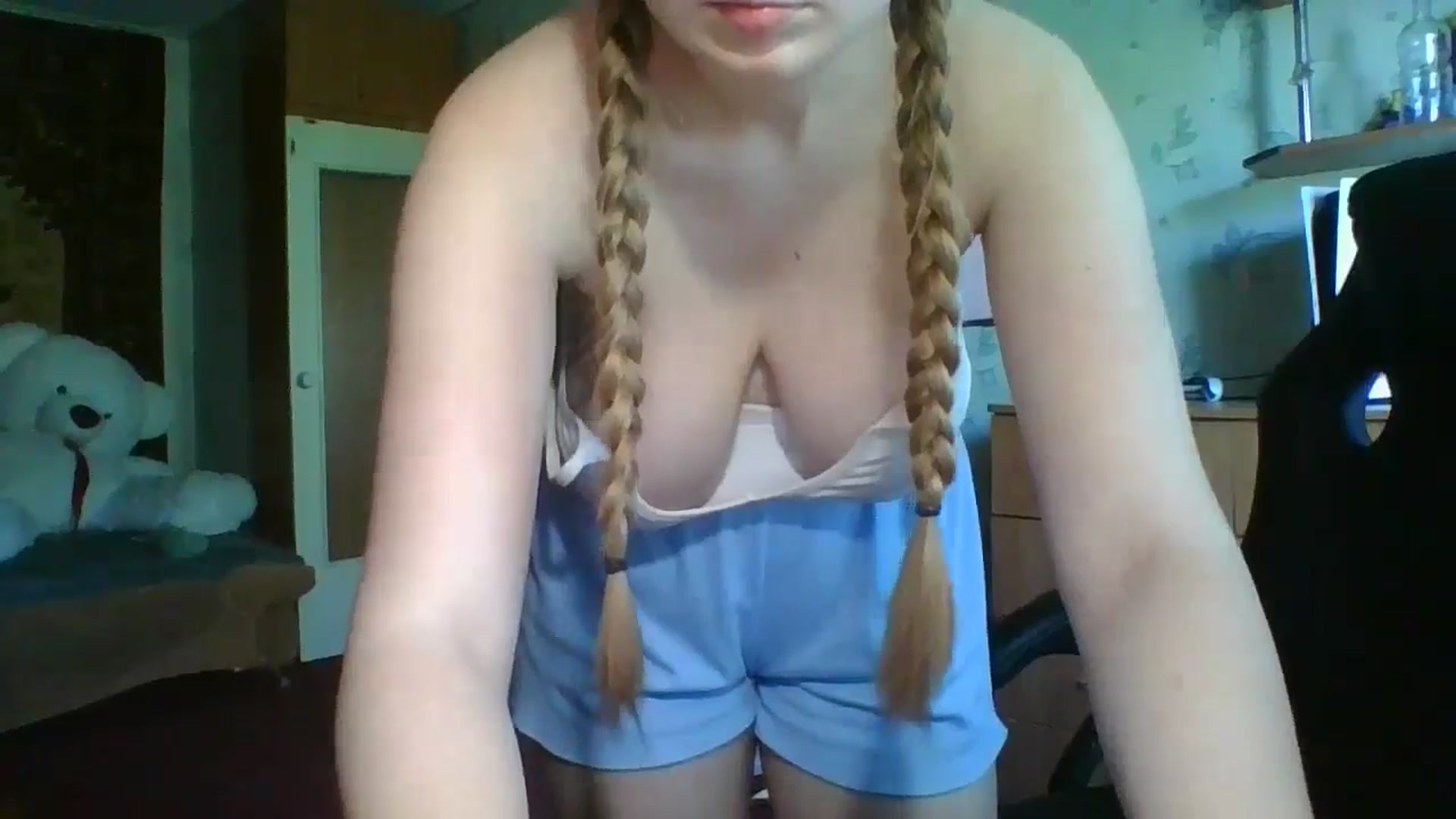 Gallery image thumbnail from Candy_UA's myfreecams stream on, 05/03/2024, 12:01 image 15 of 20