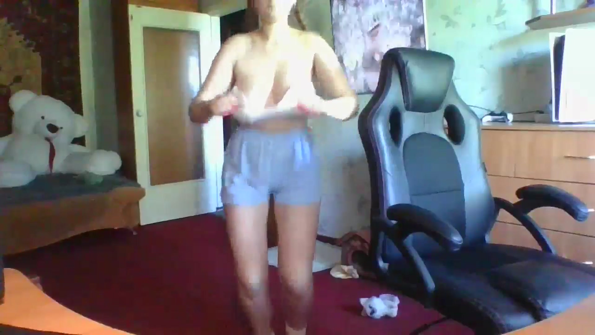 Gallery image thumbnail from Candy_UA's myfreecams stream on, 05/03/2024, 12:01 image 3 of 20