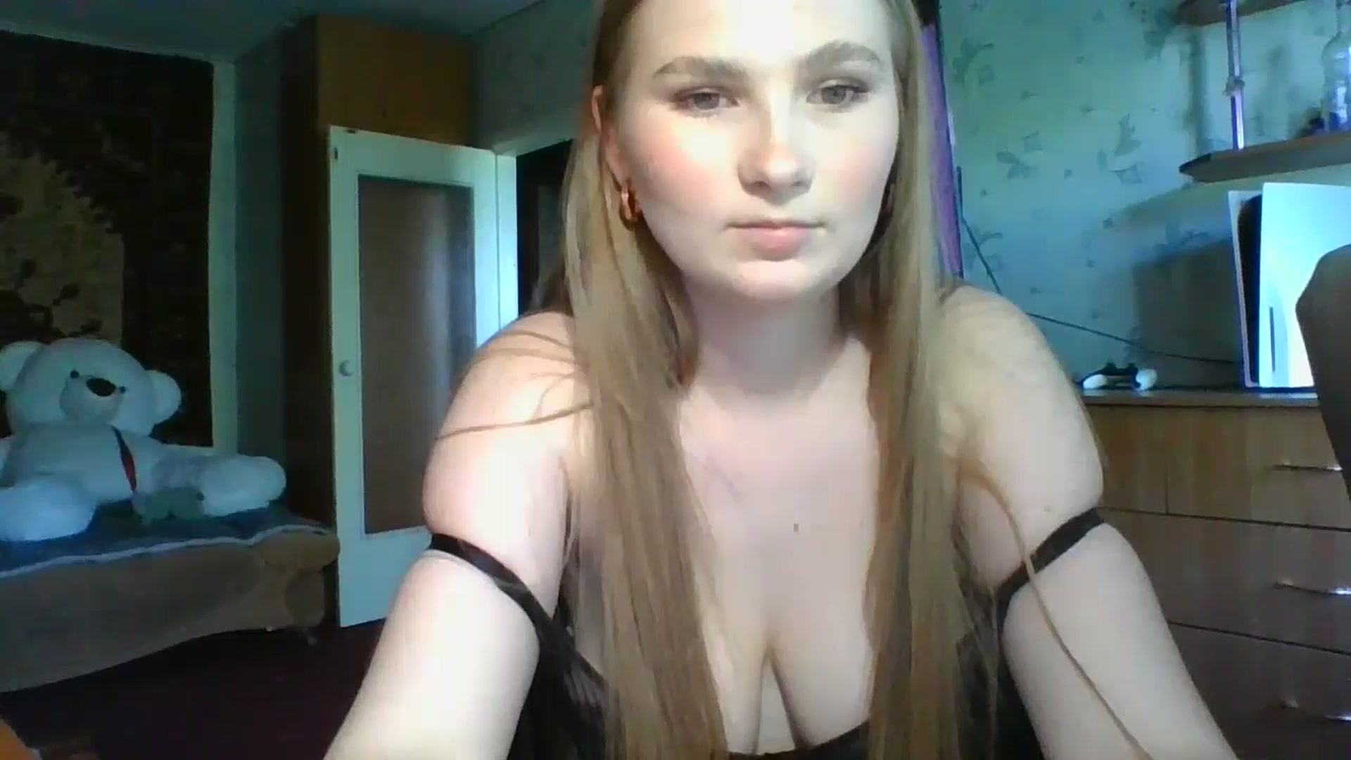 Gallery image thumbnail from Candy_UA's myfreecams stream on, 05/20/2024, 10:46 image 18 of 20