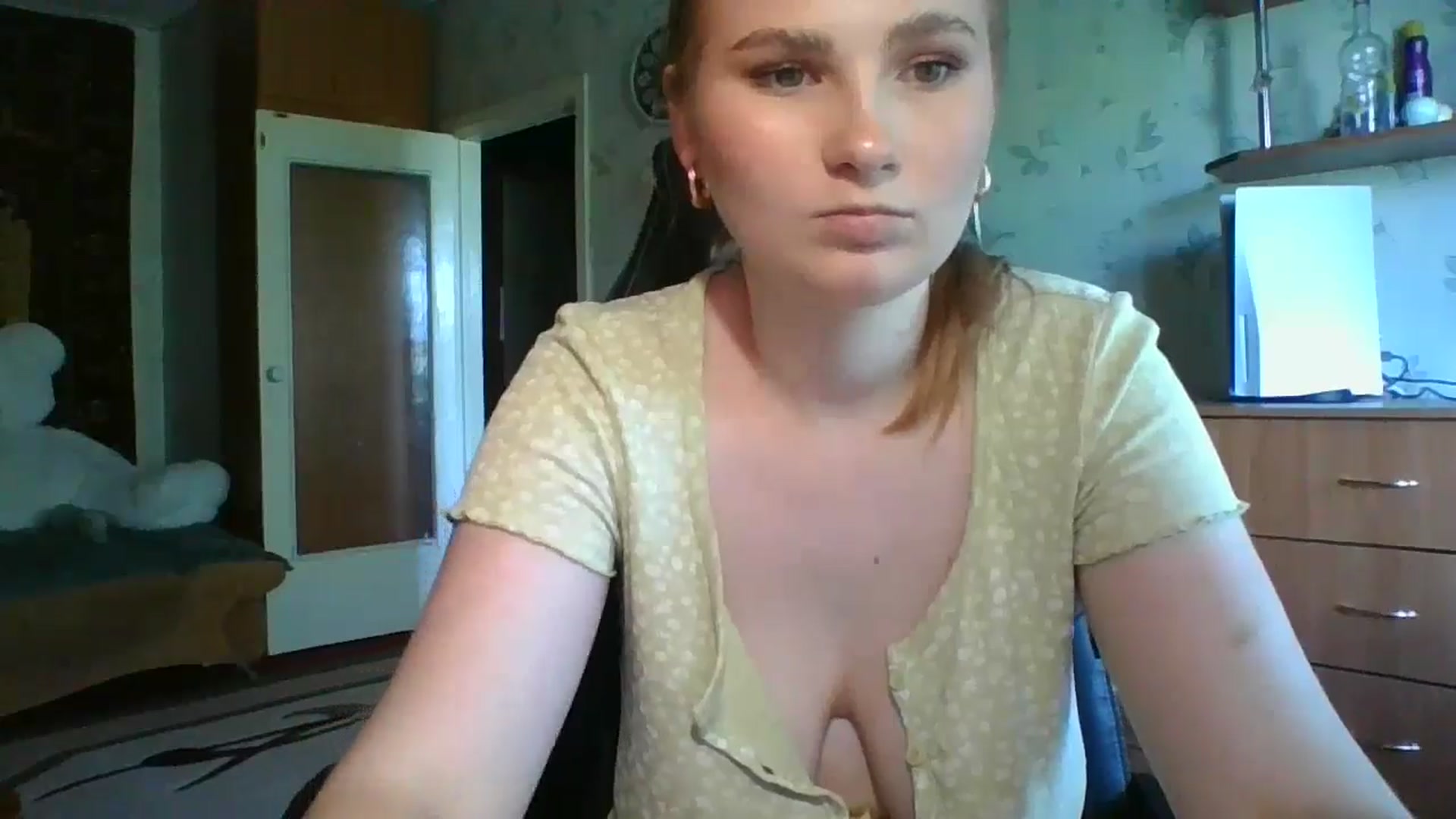 Gallery image thumbnail from Candy_UA's myfreecams stream on, 05/31/2024, 11:31 image 13 of 20