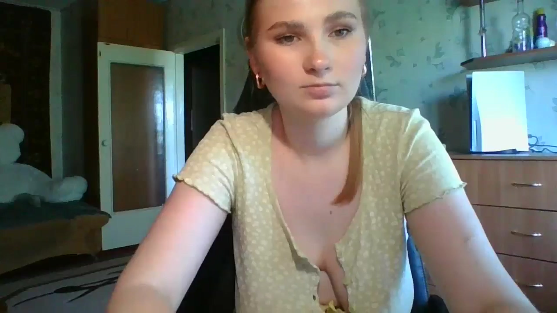 Gallery image thumbnail from Candy_UA's myfreecams stream on, 05/31/2024, 11:31 image 9 of 20